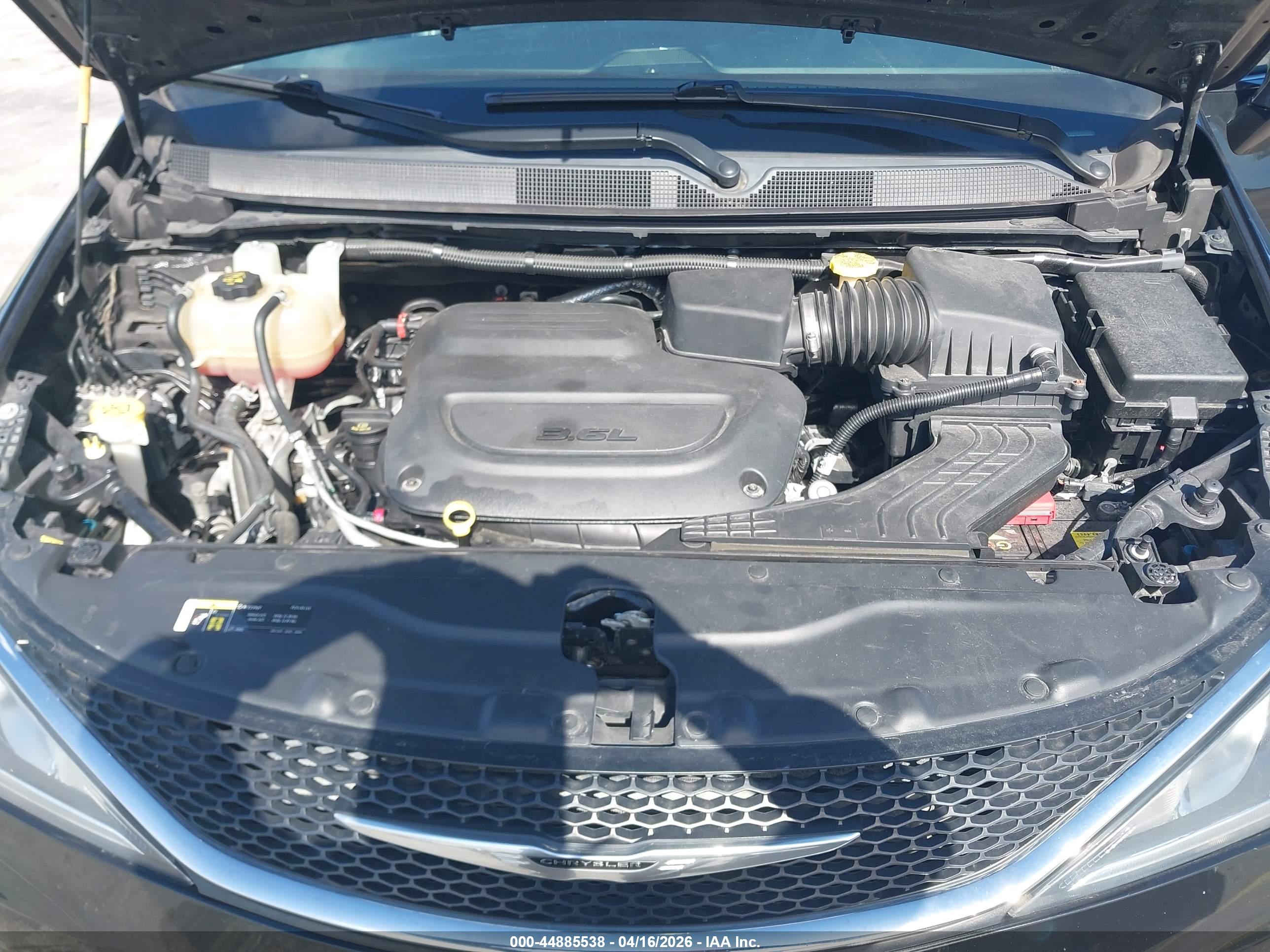 CHRYSLER PACIFICA image 10