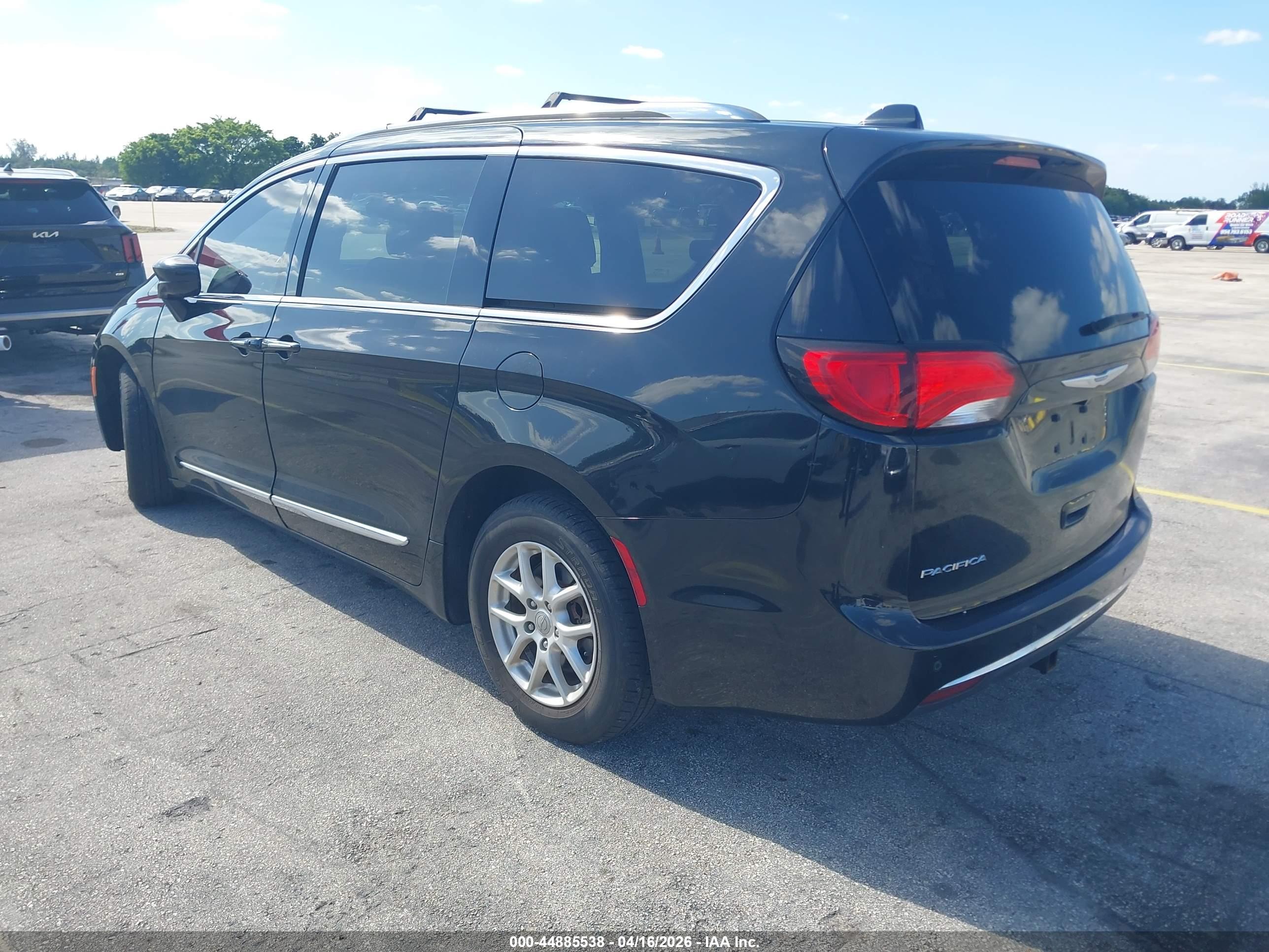 CHRYSLER PACIFICA image 3