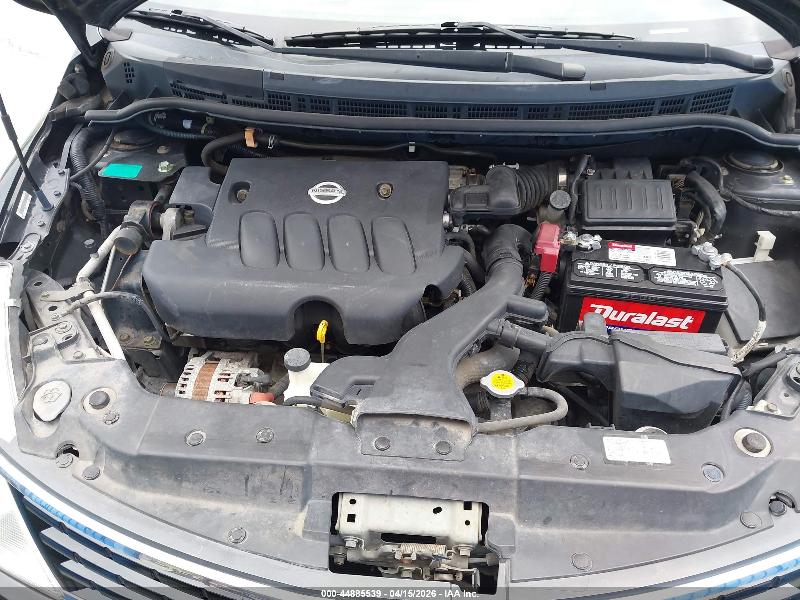 NISSAN VERSA image 10