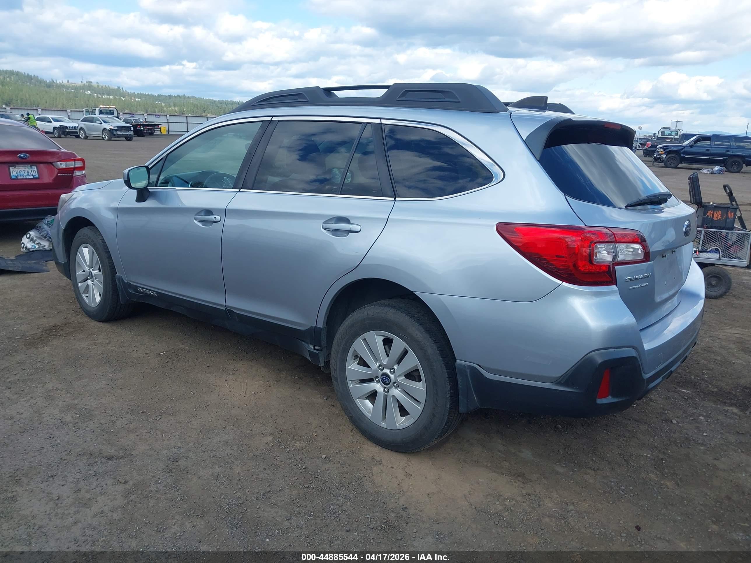 SUBARU OUTBACK image 3