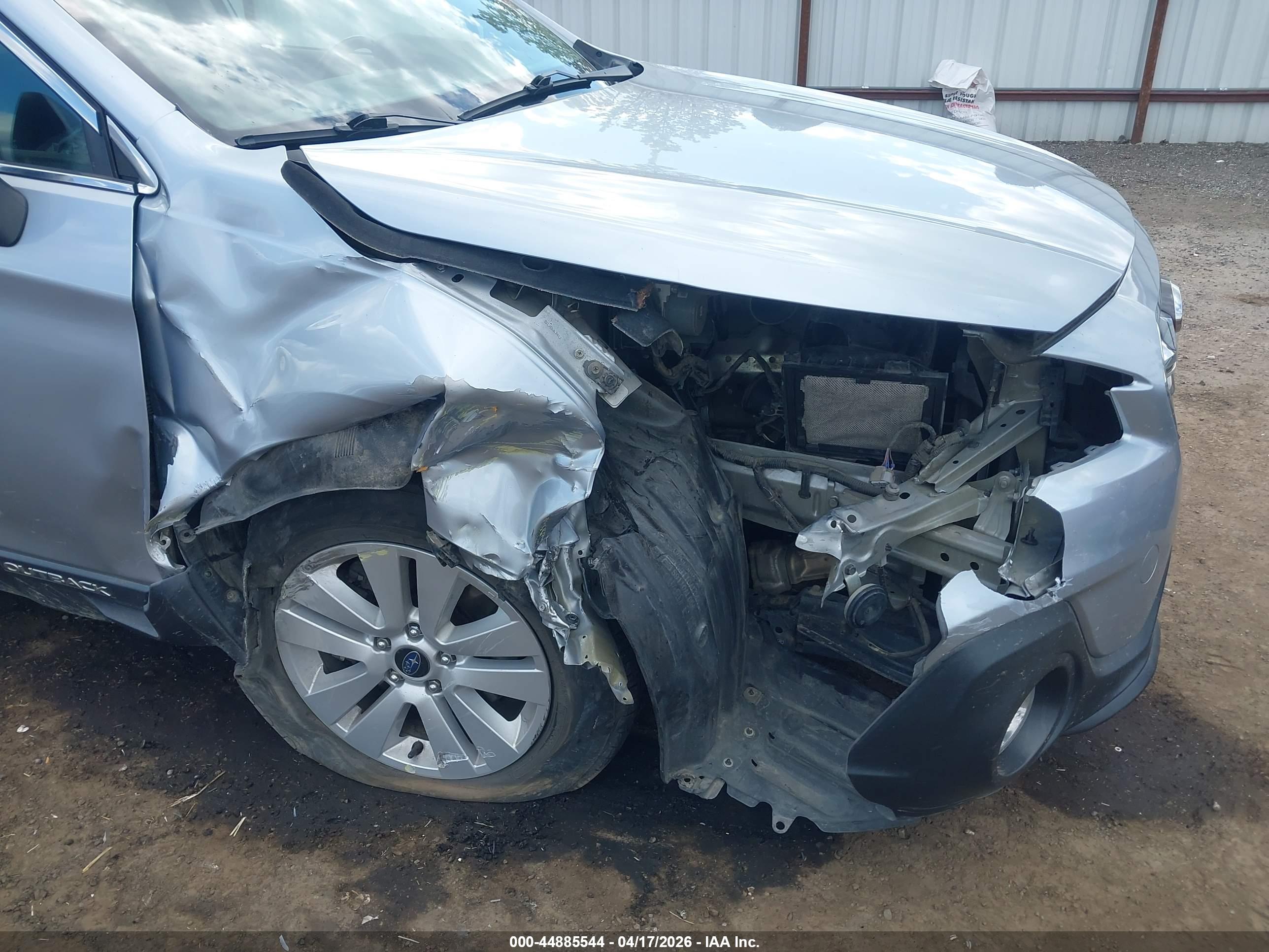 SUBARU OUTBACK image 6