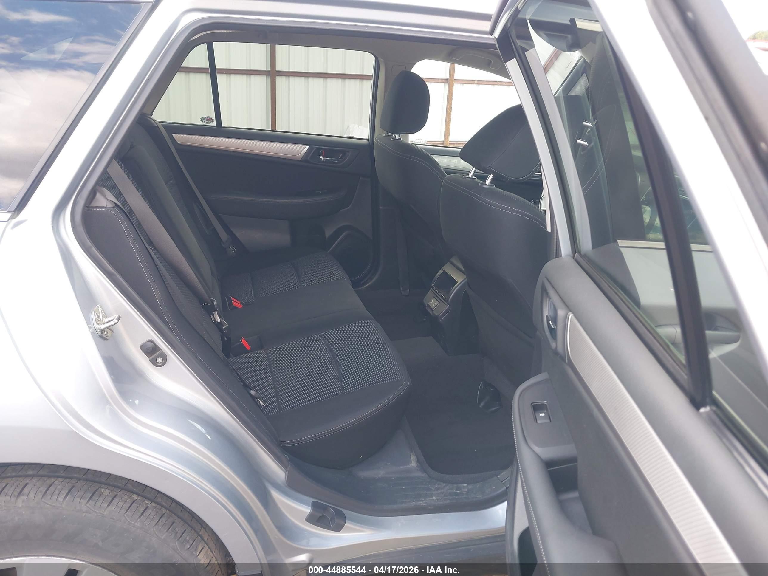 SUBARU OUTBACK image 8