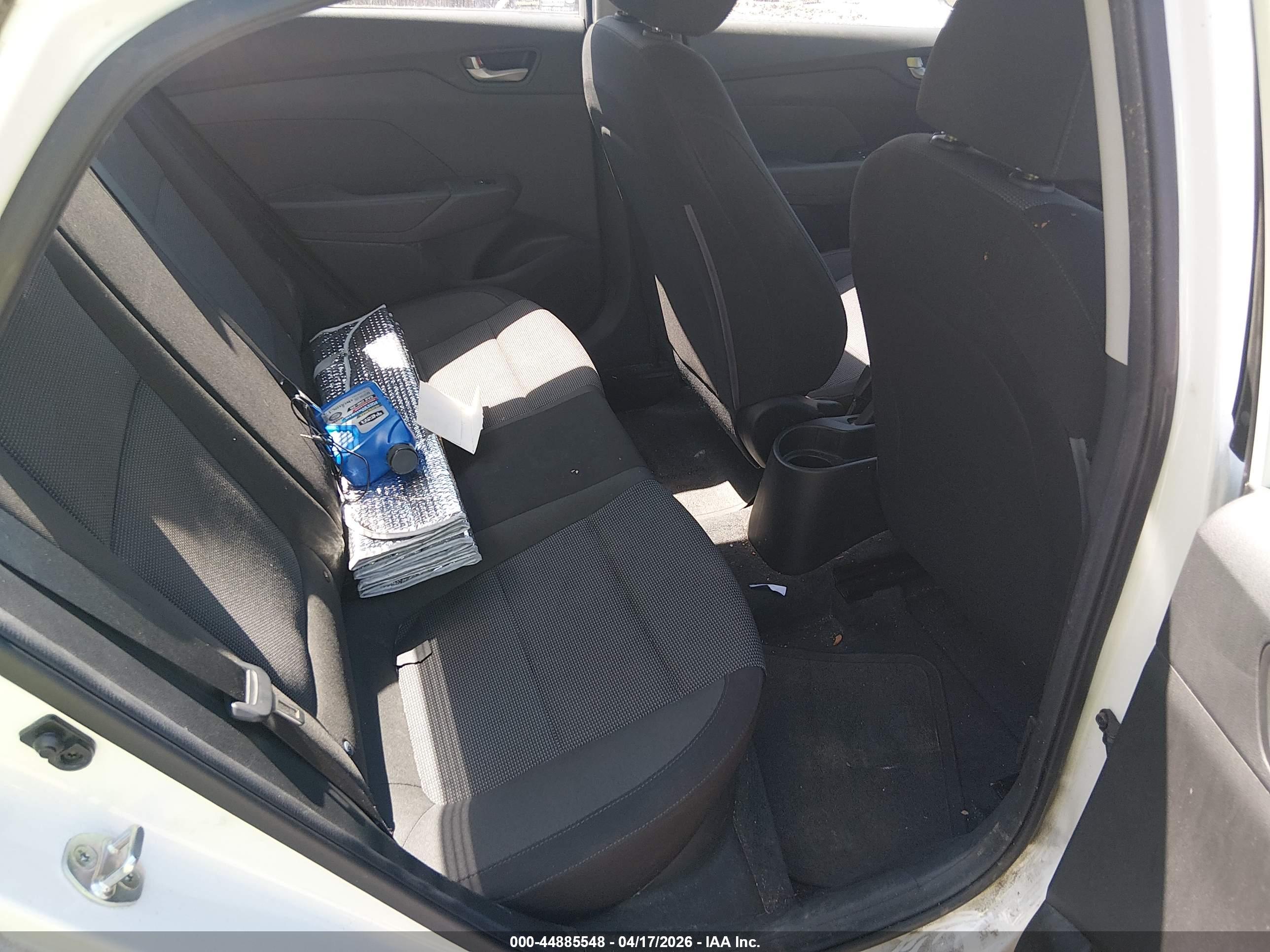 HYUNDAI ACCENT image 8
