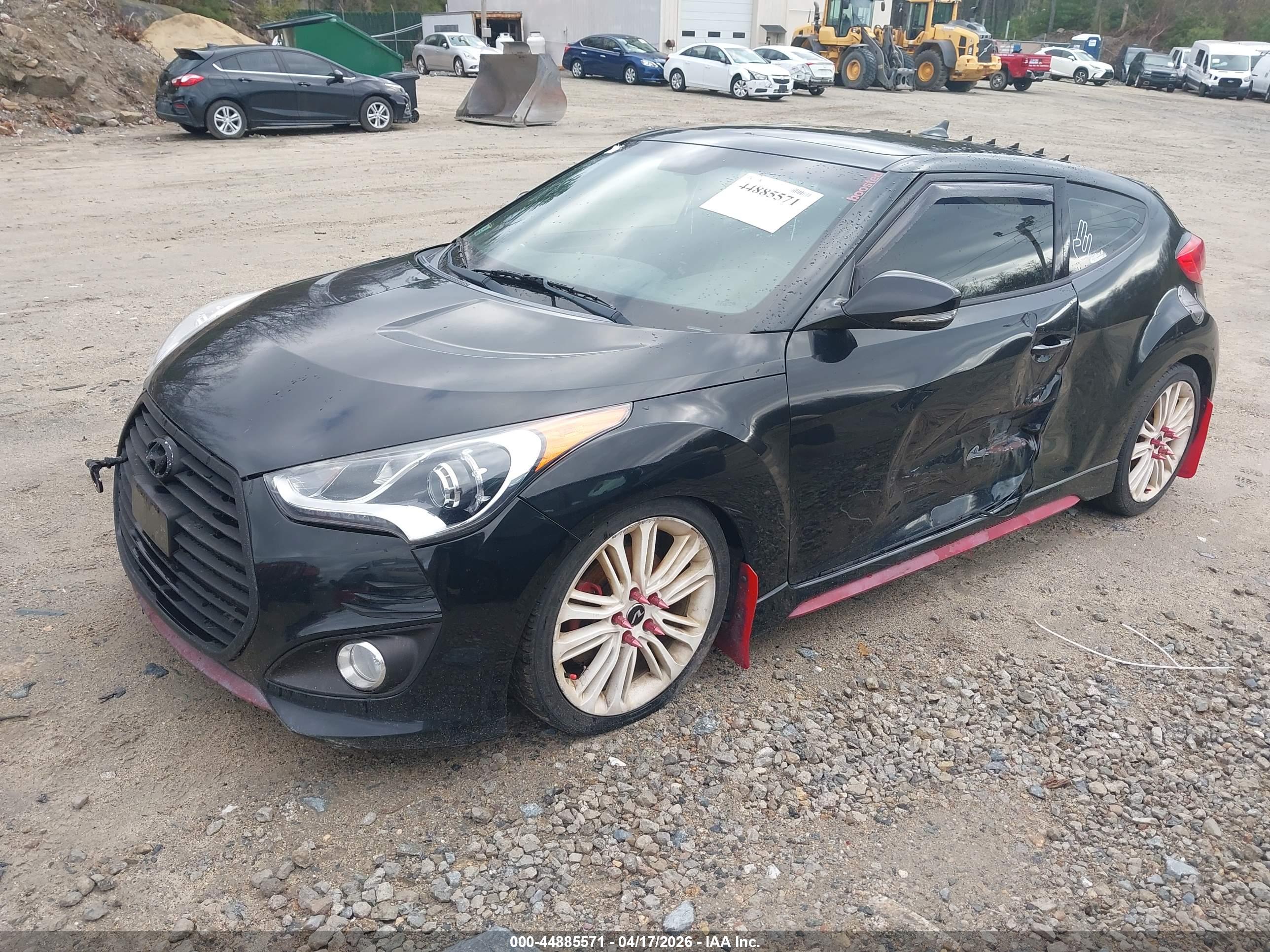 HYUNDAI VELOSTER image 2