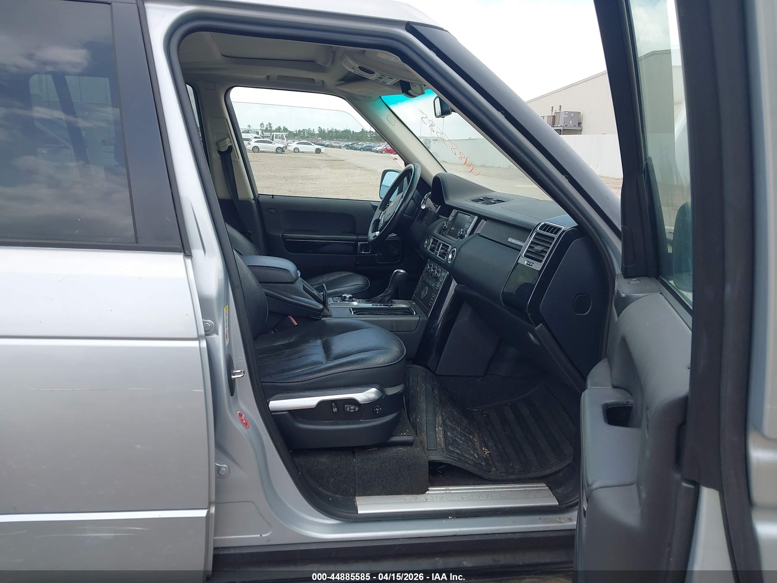 LAND ROVER image 5