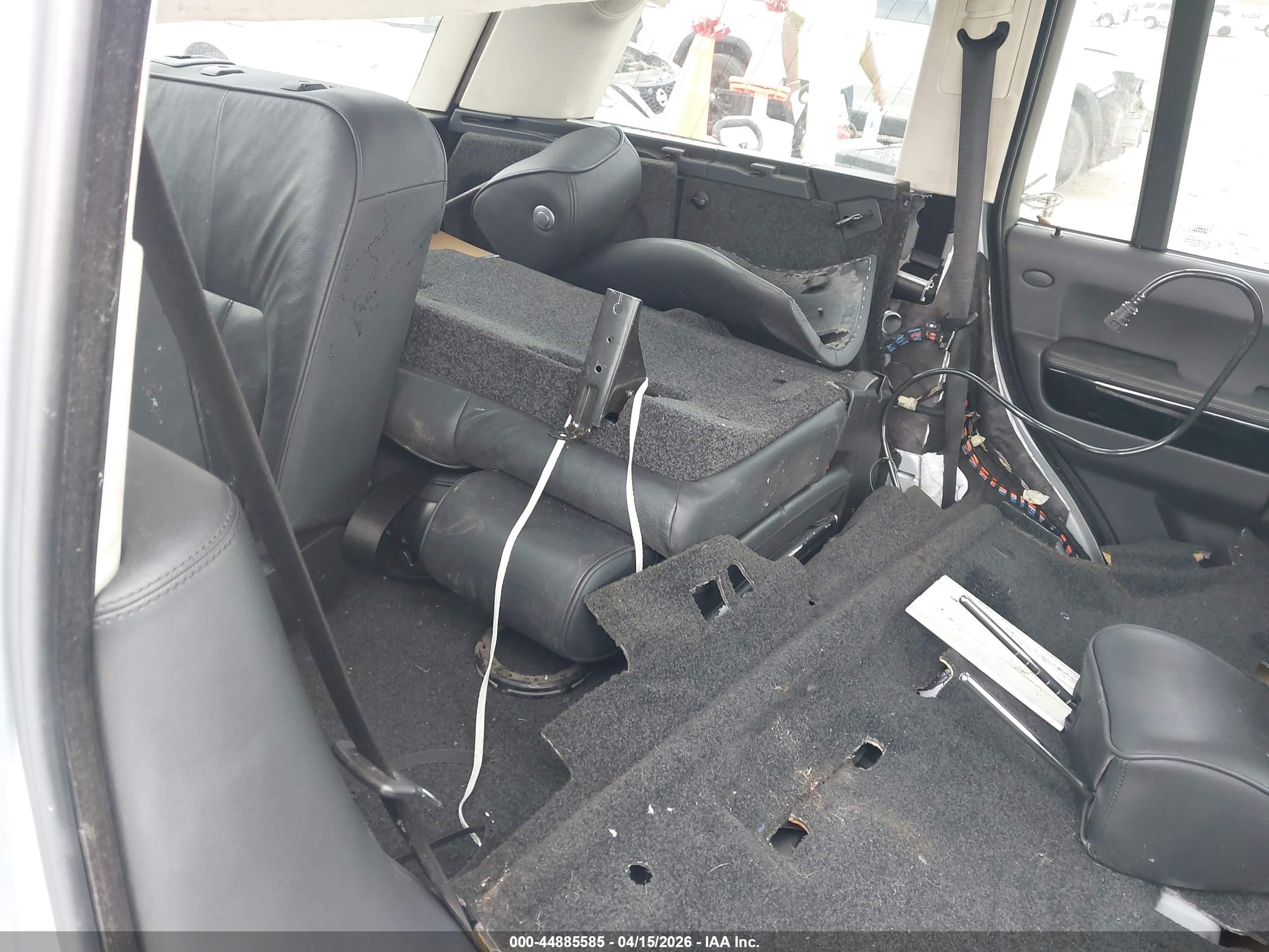 LAND ROVER image 8