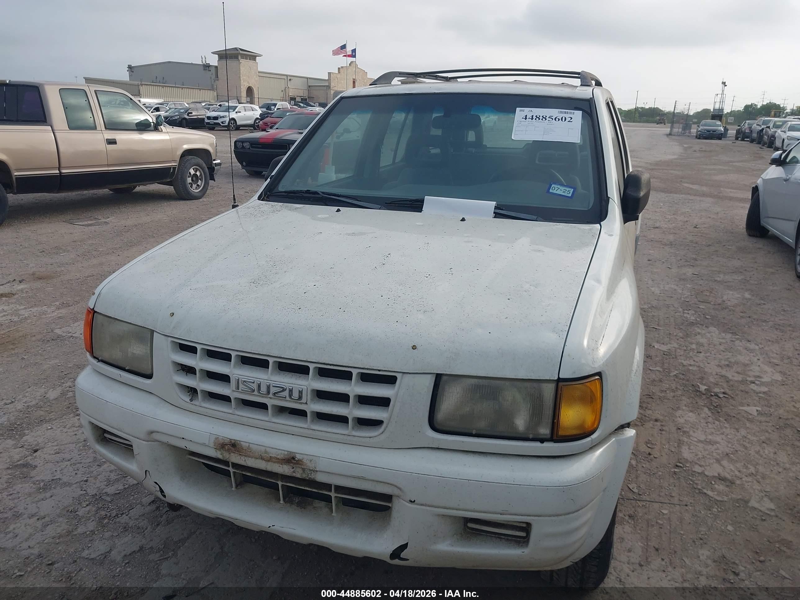 ISUZU RODEO image 6
