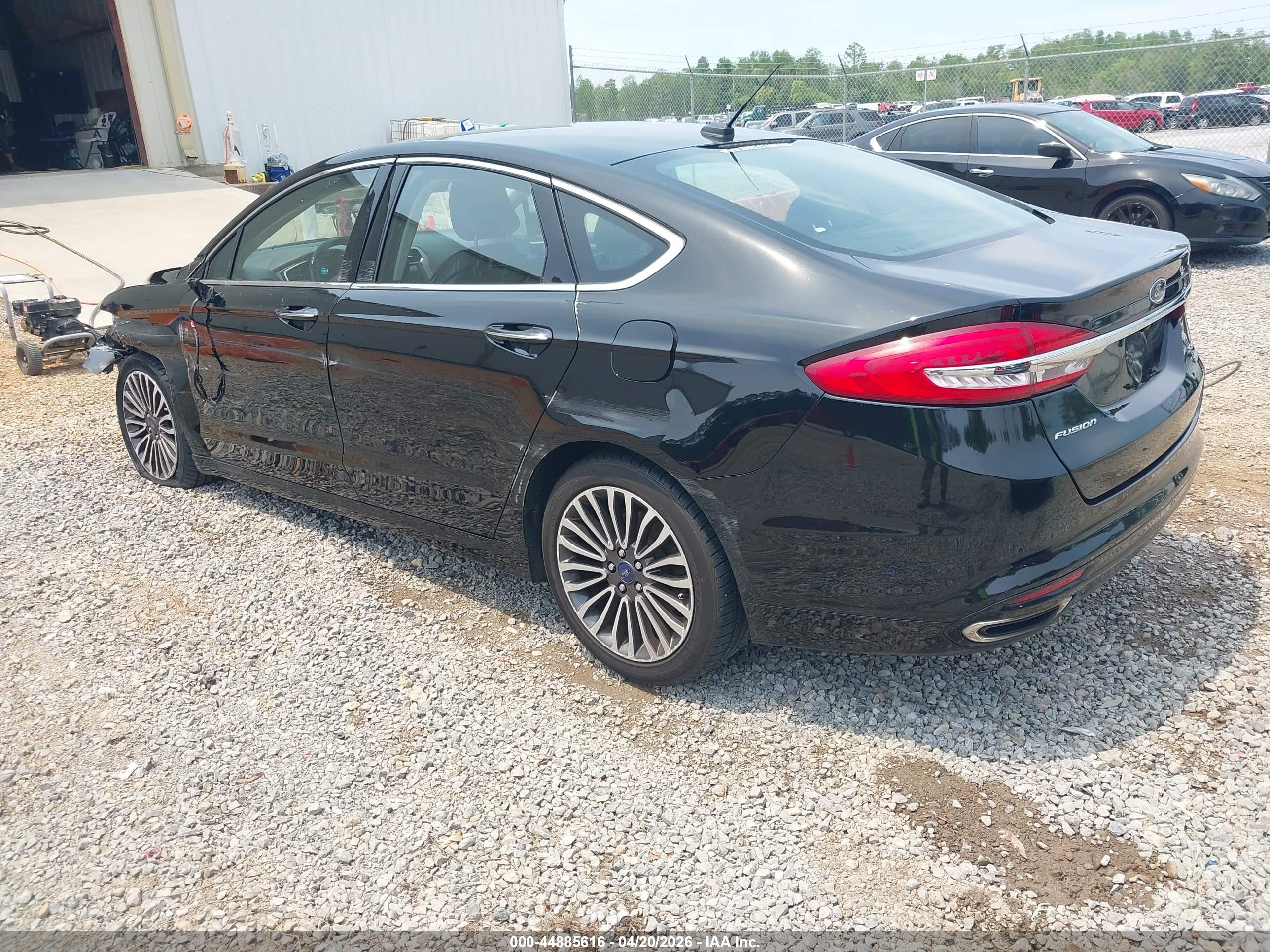 FORD FUSION image 3