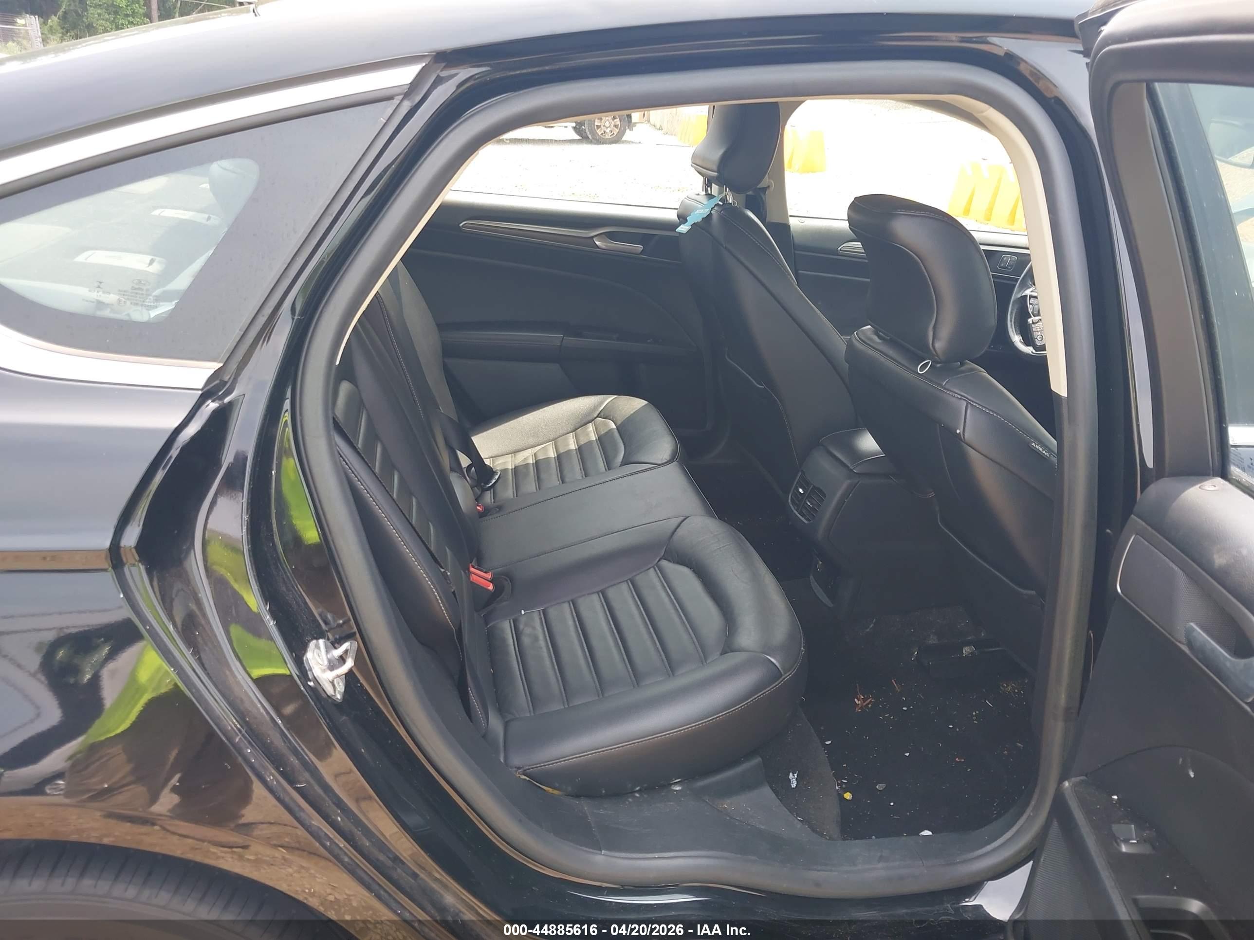 FORD FUSION image 8