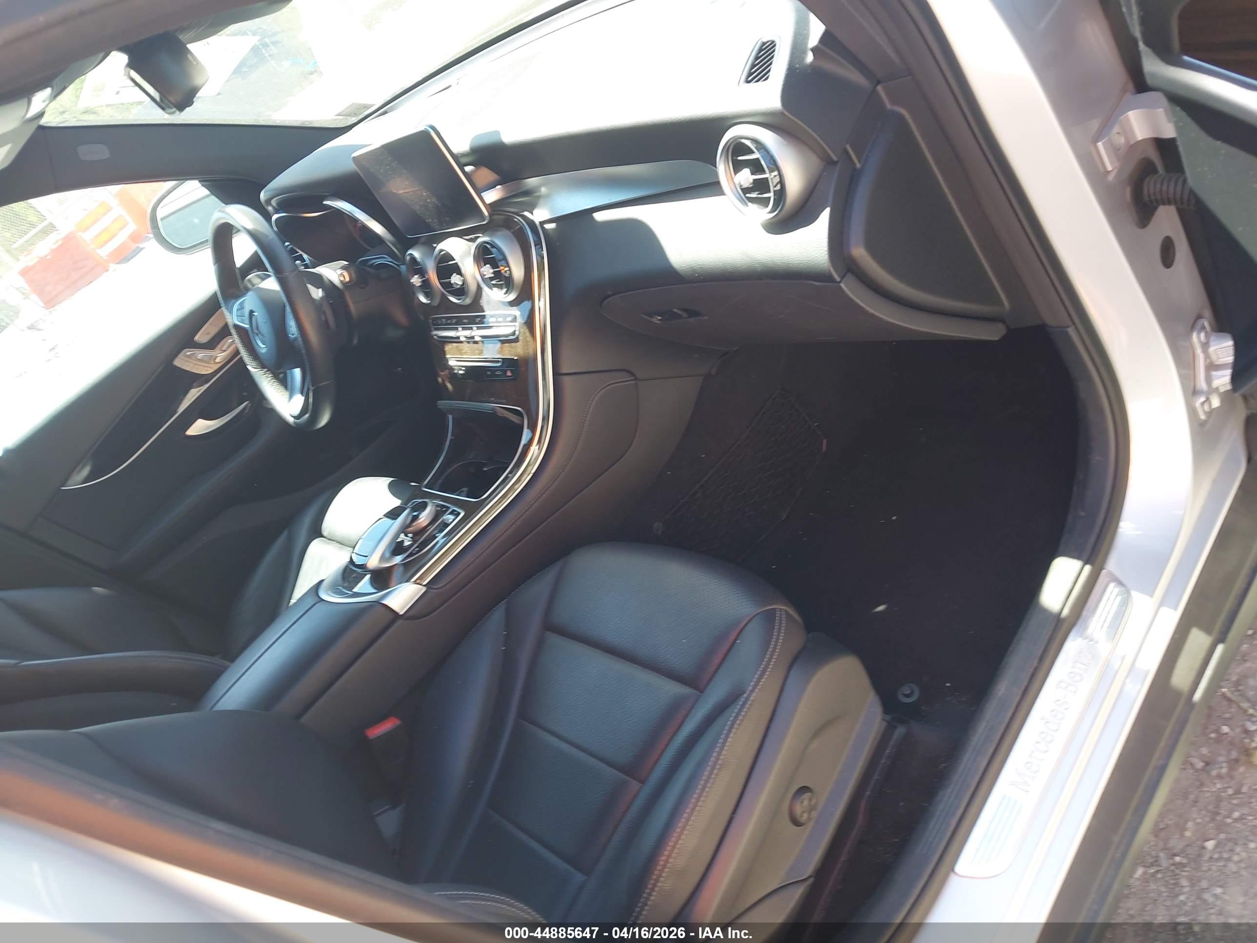 MERCEDES-BENZ GLC image 5