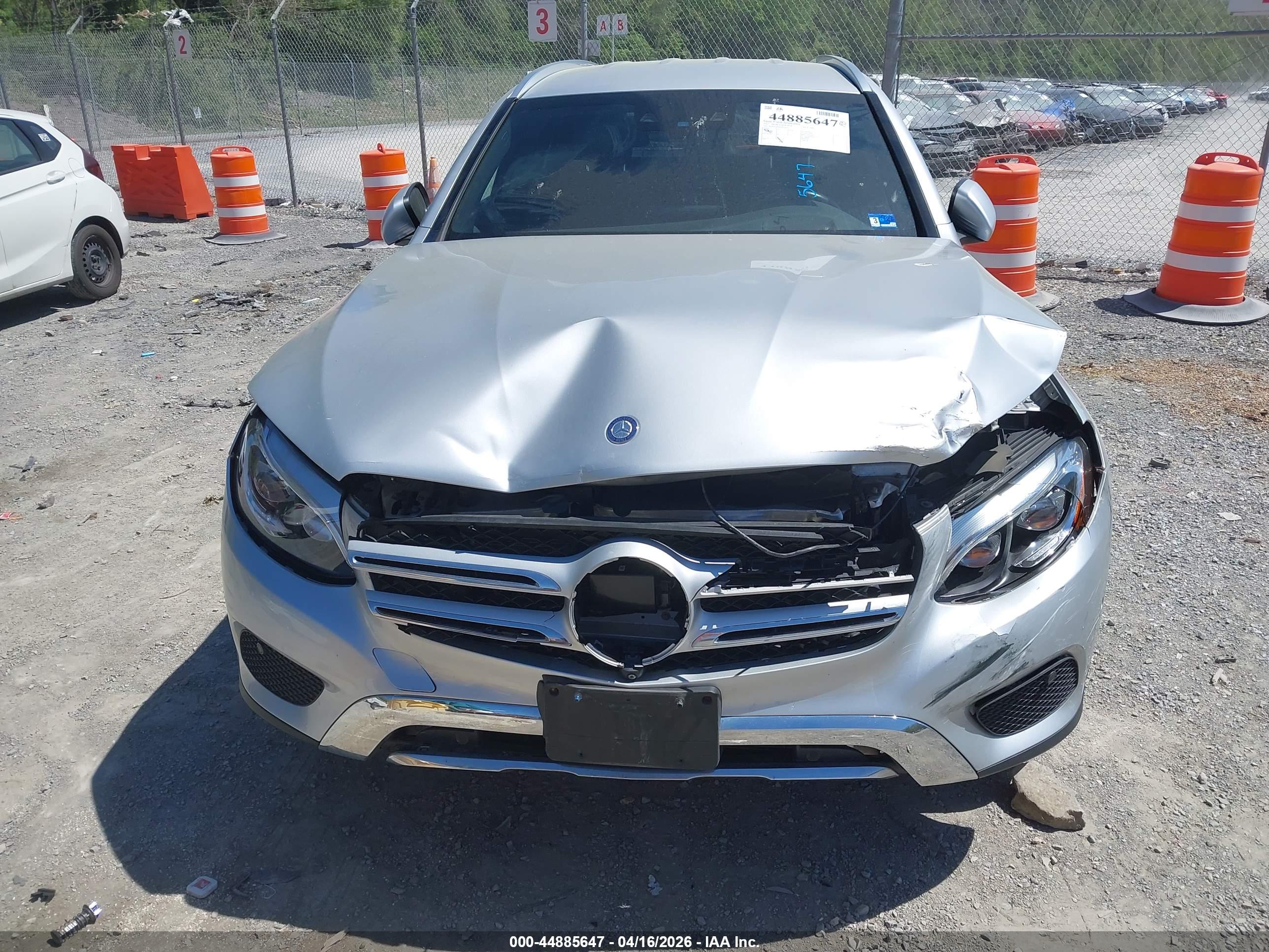 MERCEDES-BENZ GLC image 6