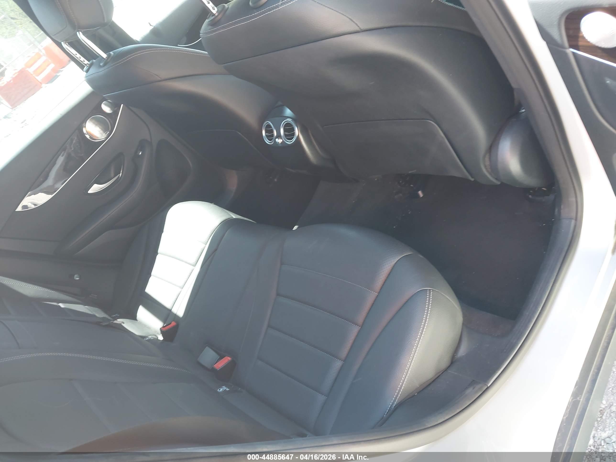 MERCEDES-BENZ GLC image 8