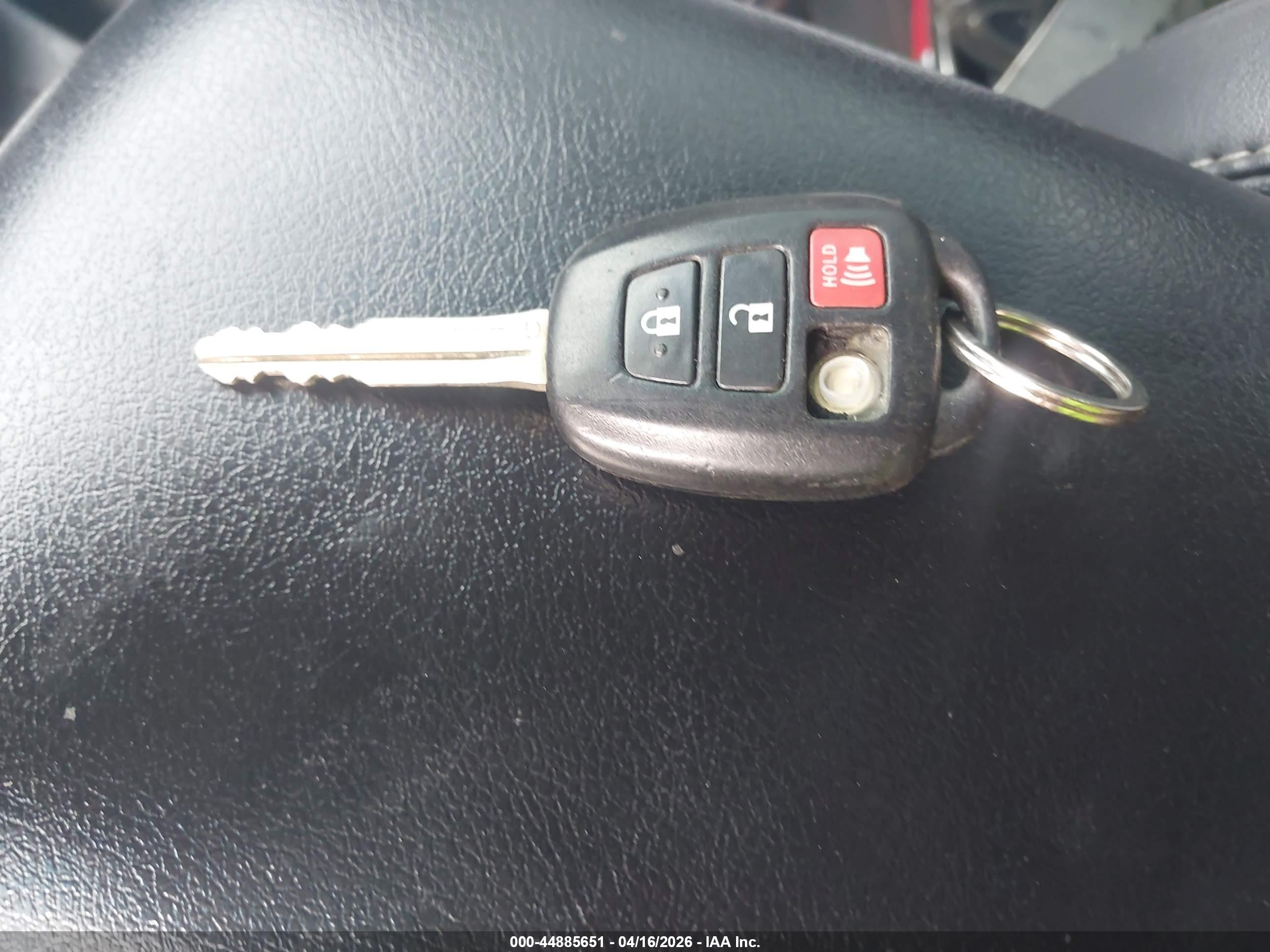 TOYOTA CAMRY image 11