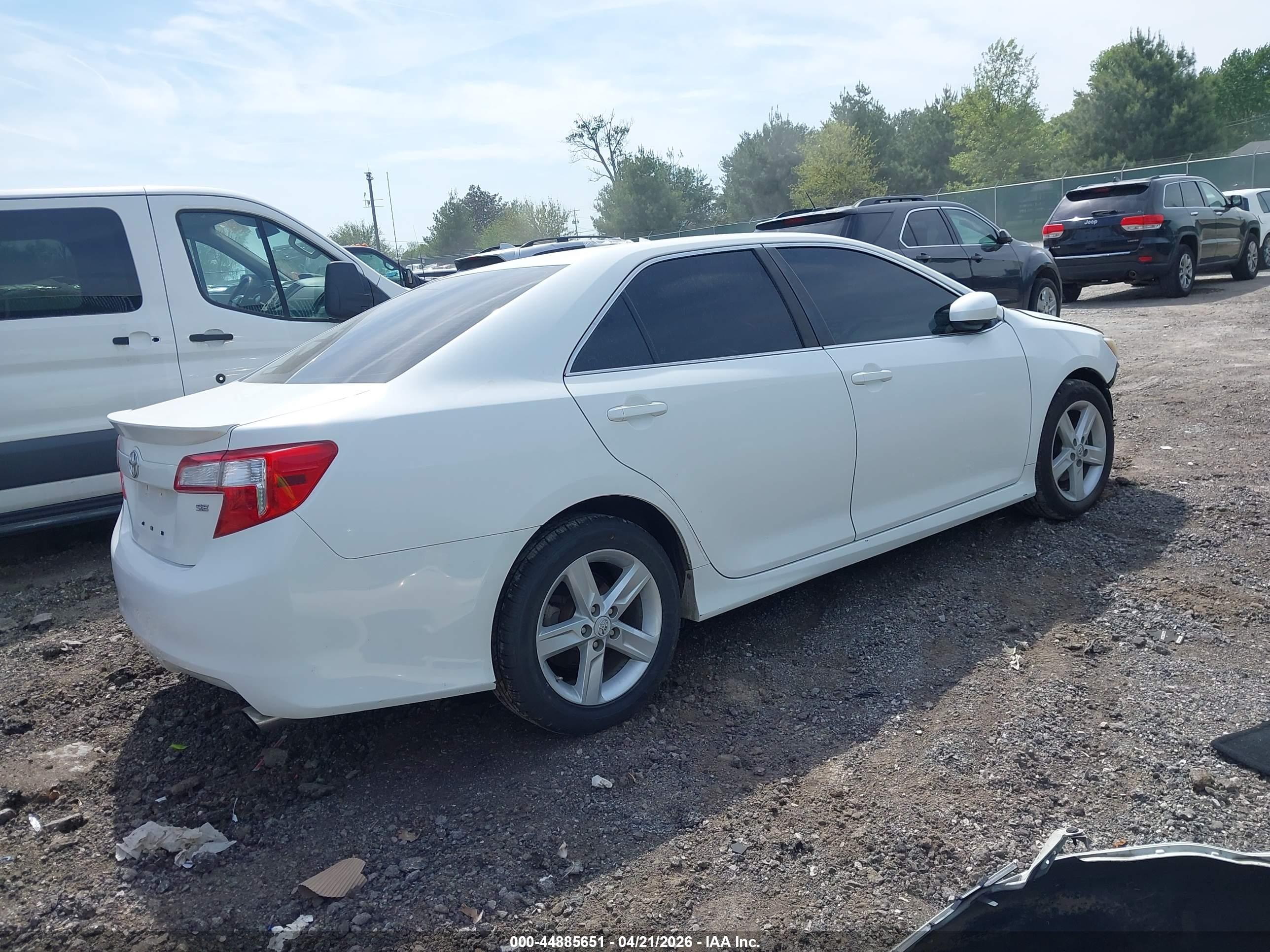 TOYOTA CAMRY image 4