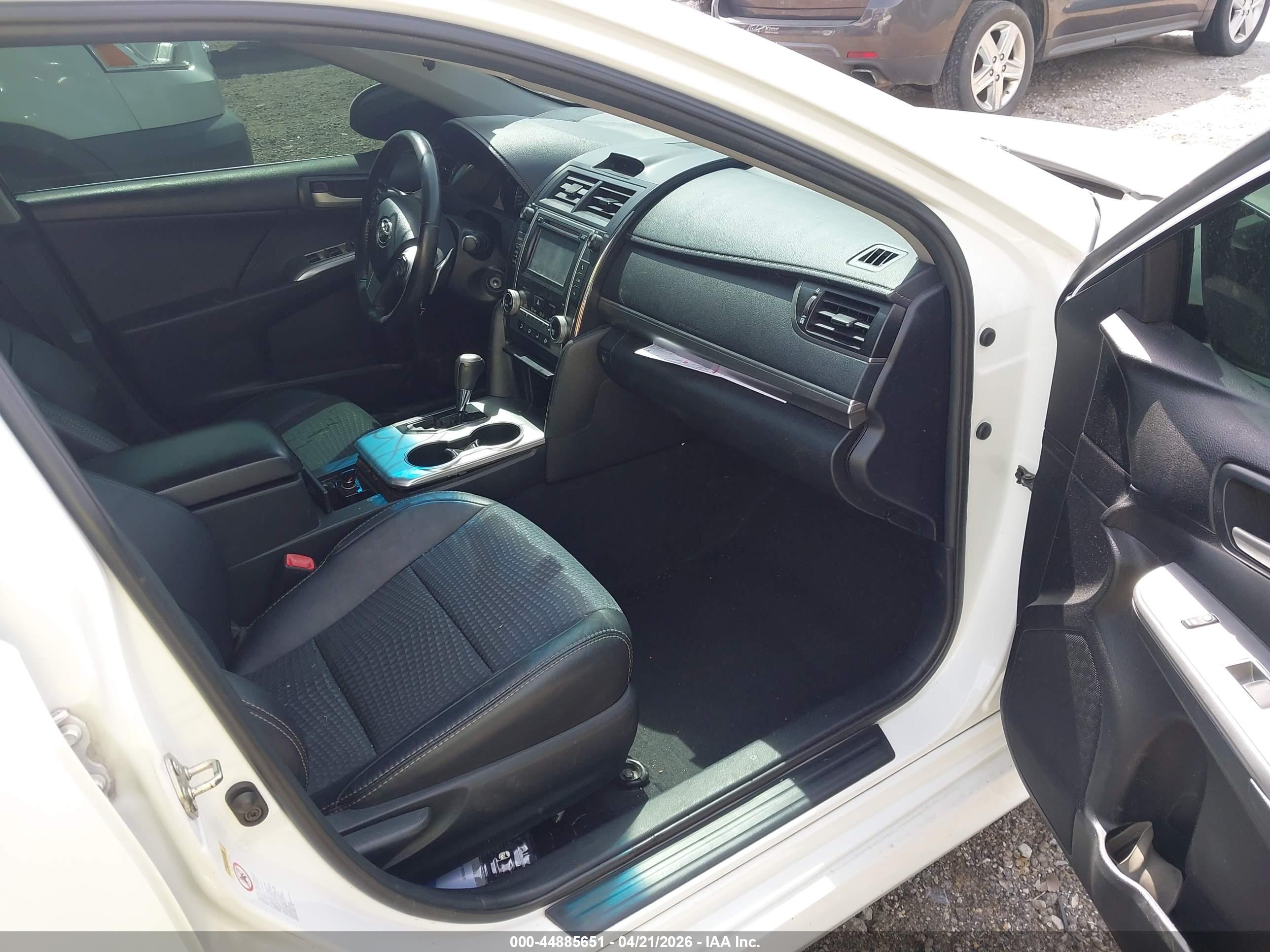 TOYOTA CAMRY image 5