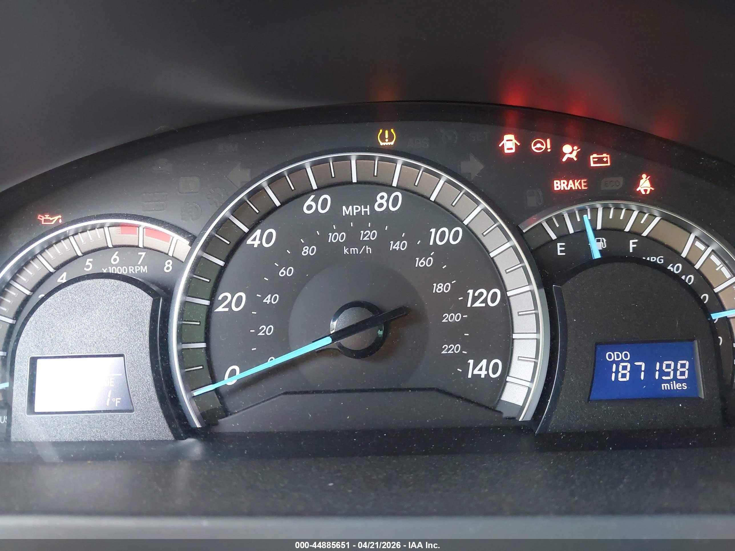 TOYOTA CAMRY image 7