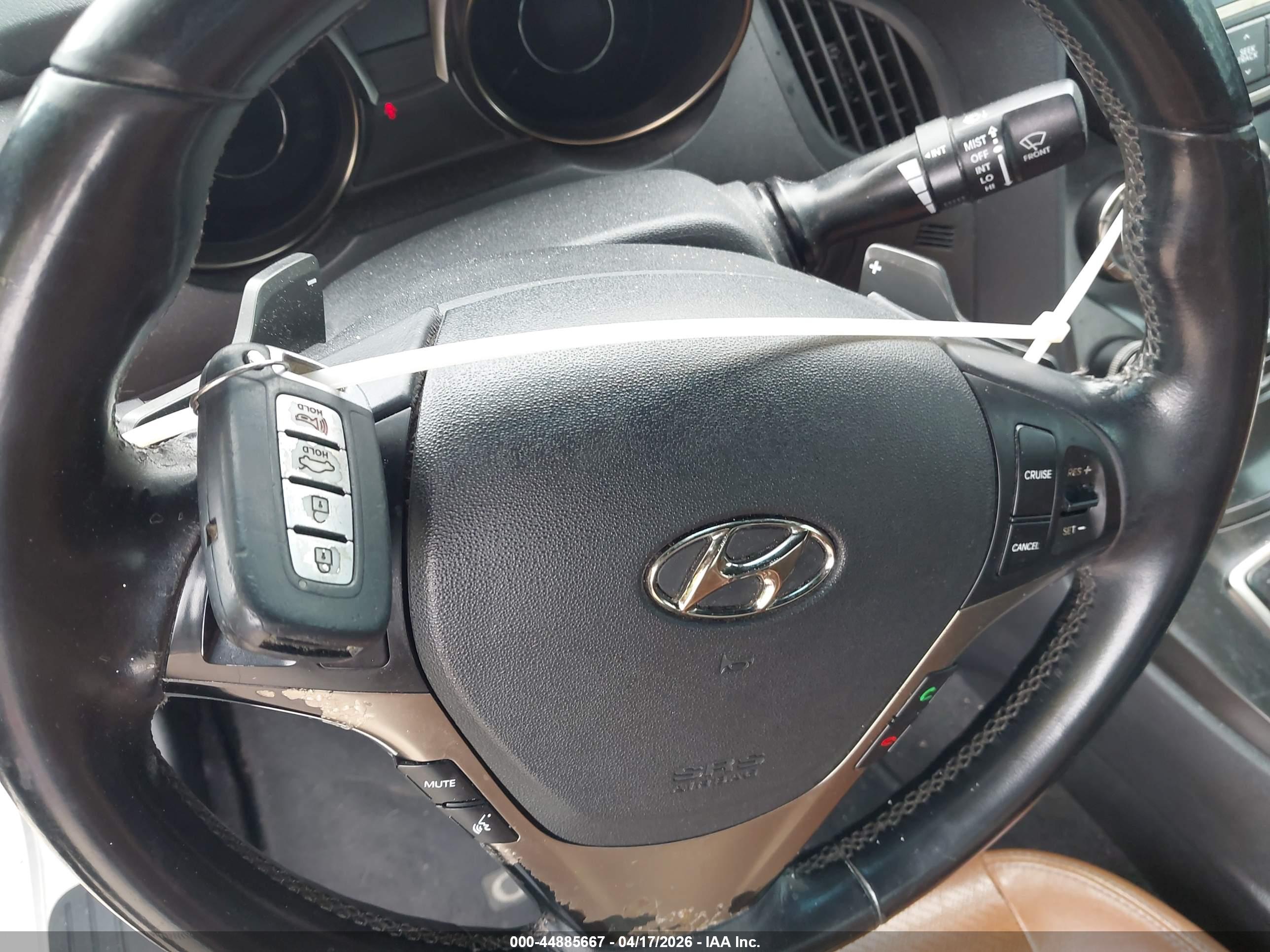 HYUNDAI GENESIS image 11