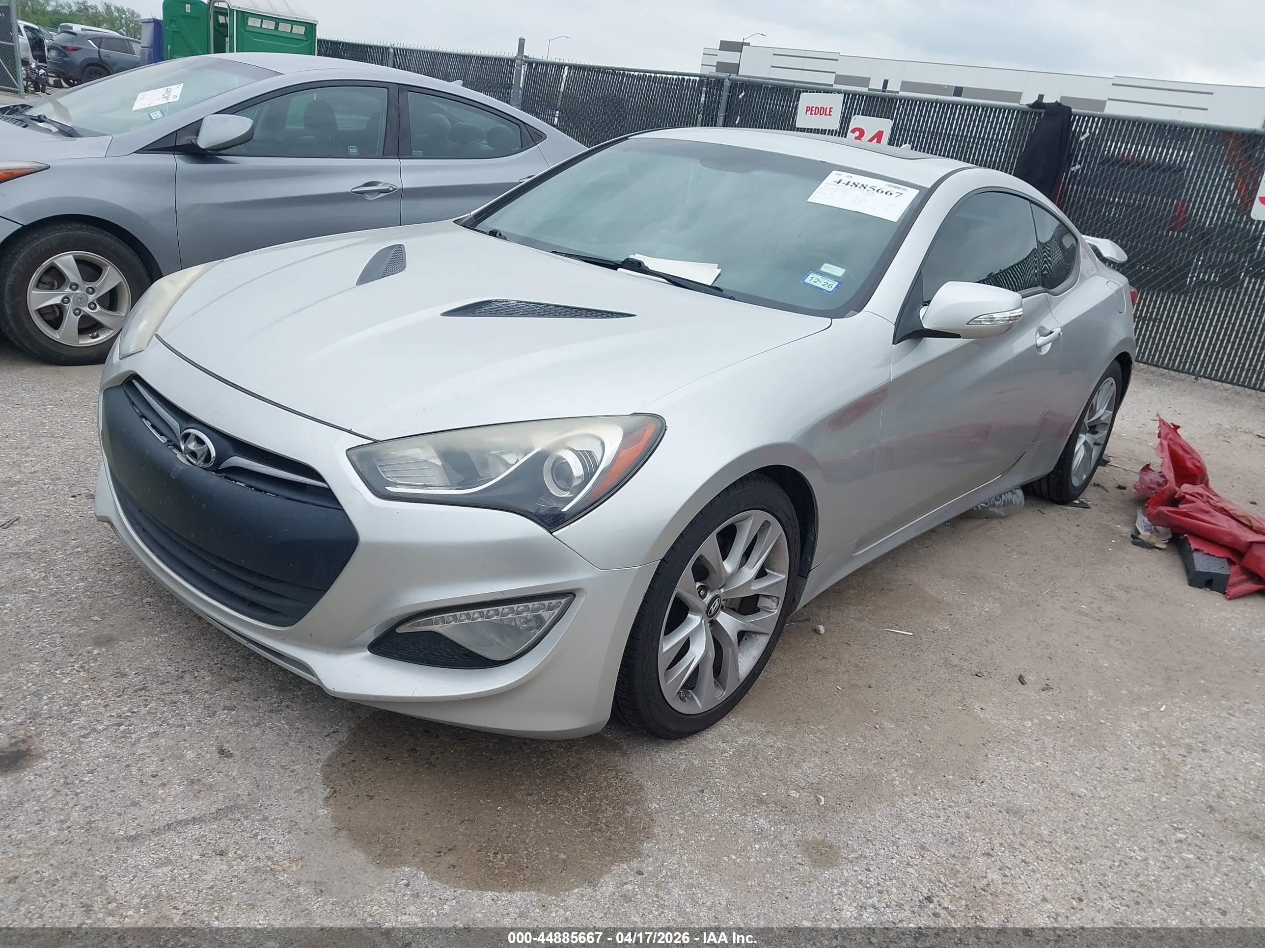 HYUNDAI GENESIS image 2