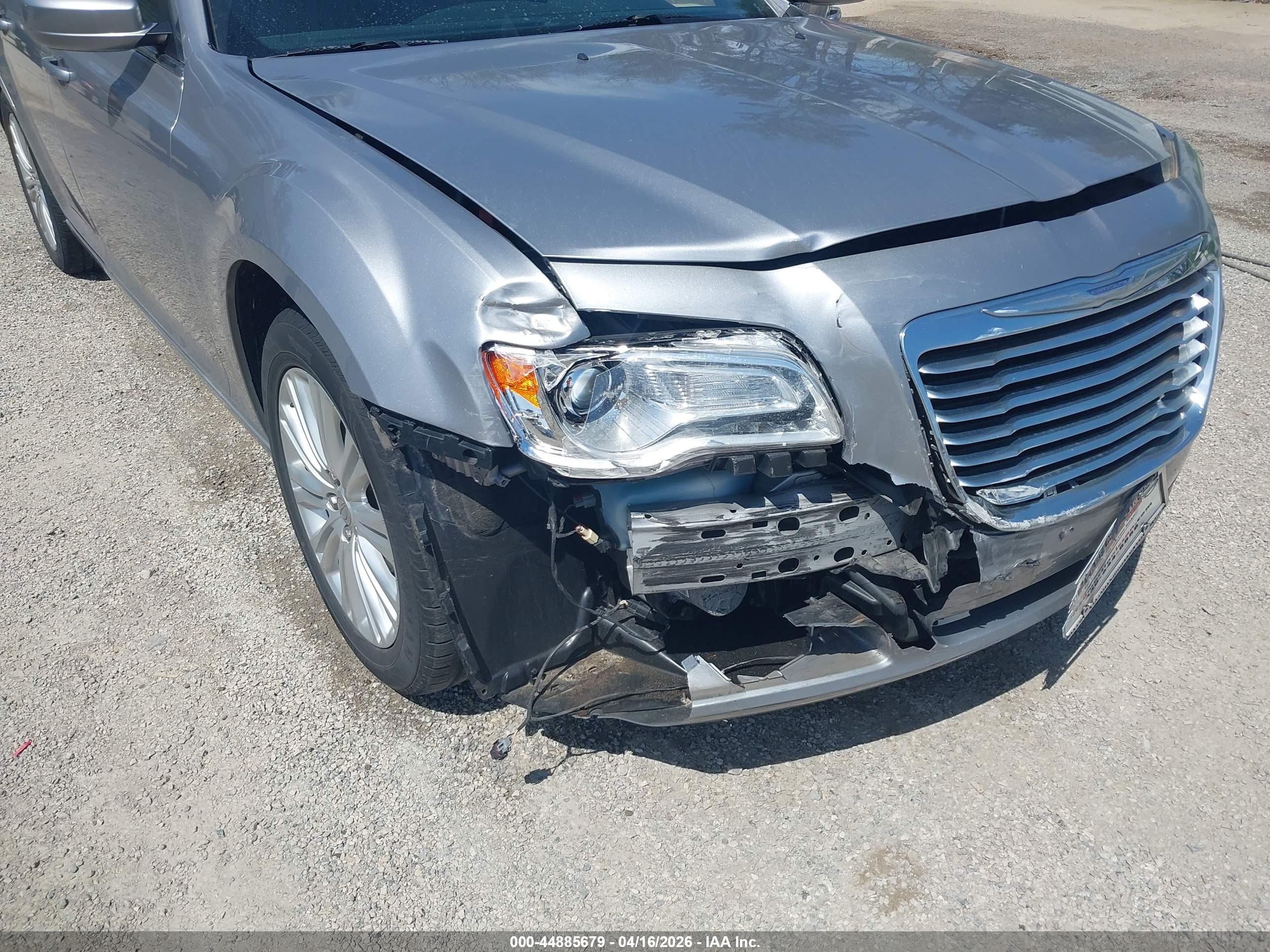 CHRYSLER 300 image 6