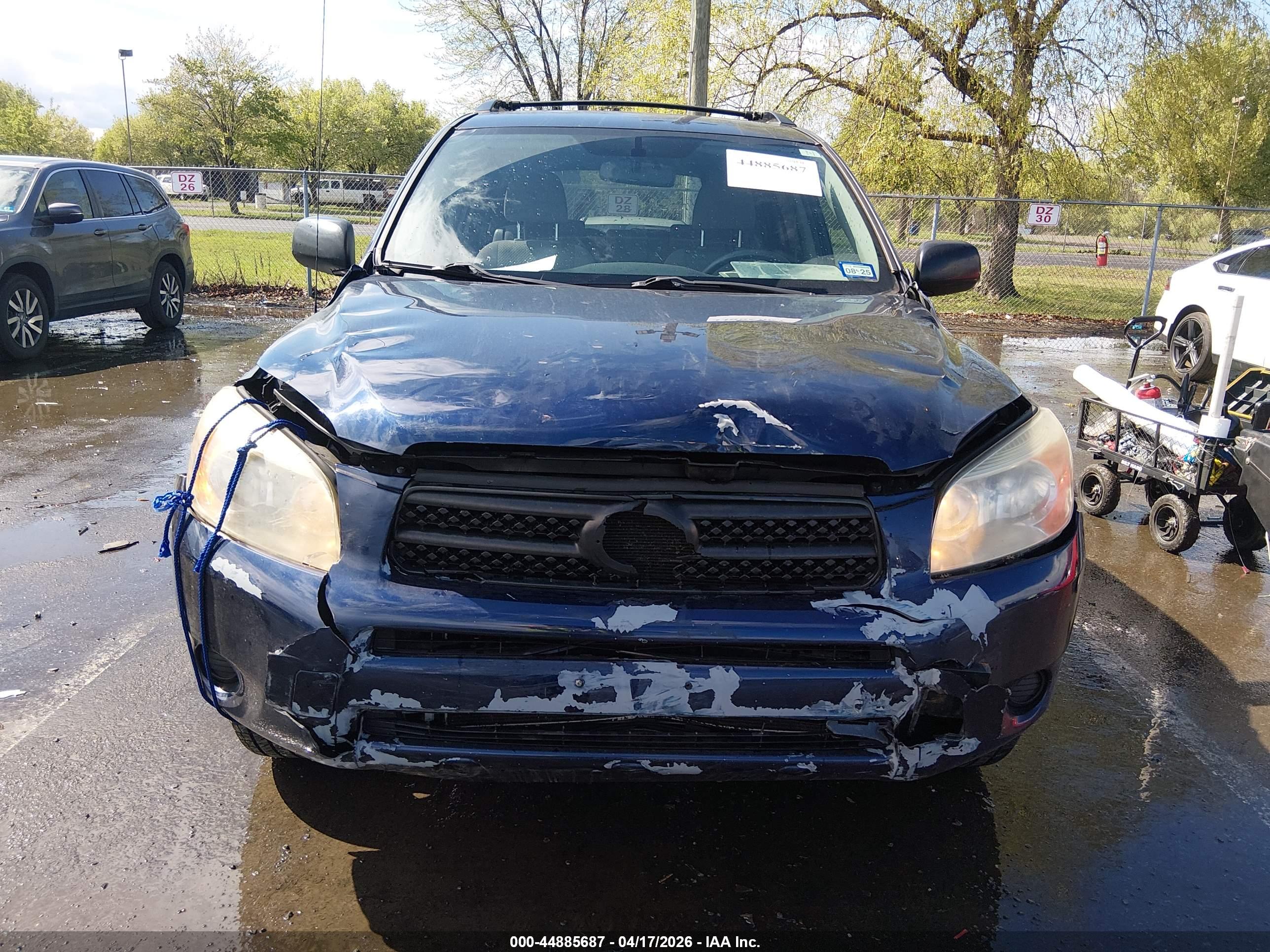 TOYOTA RAV4 image 6