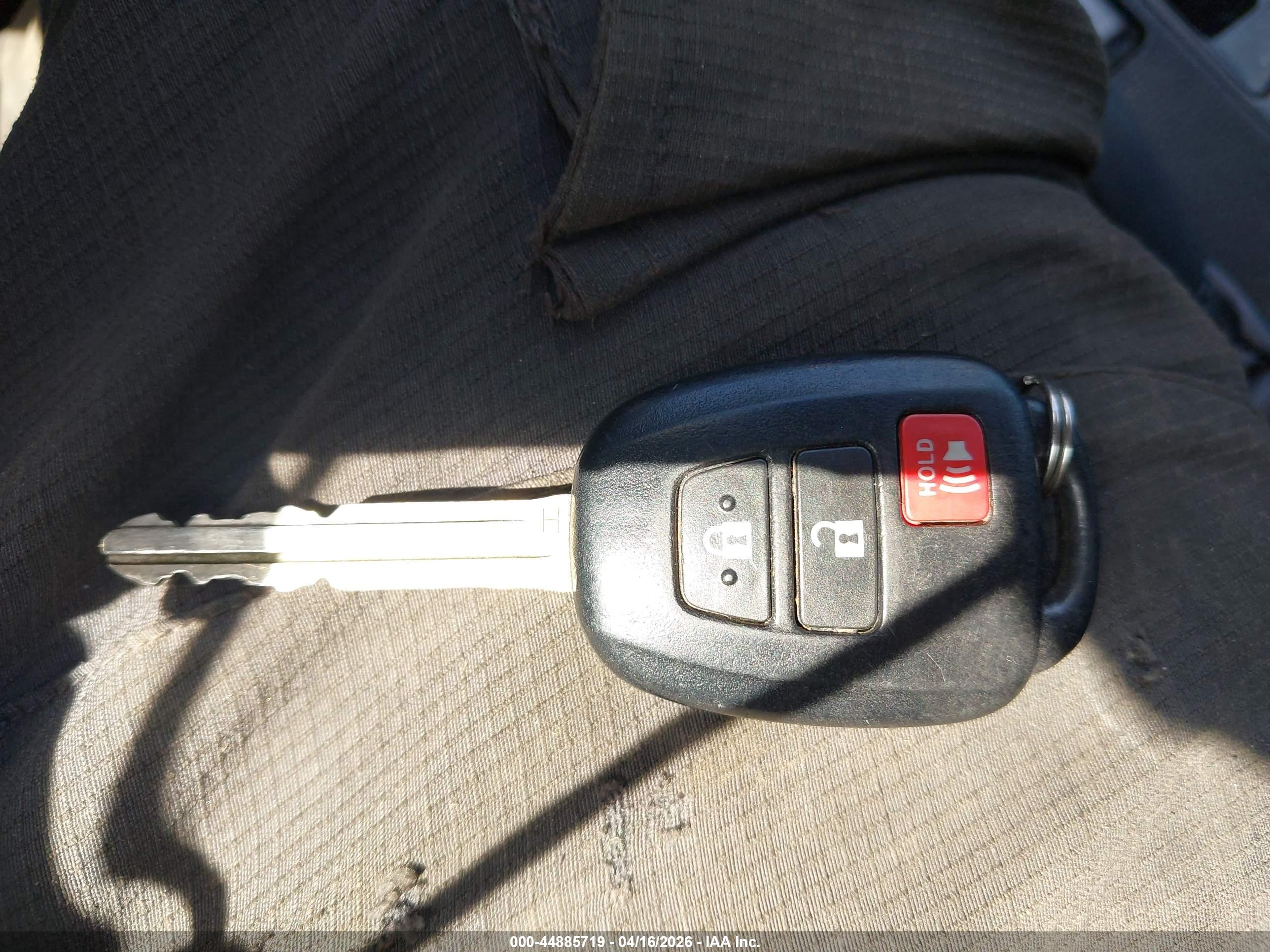 TOYOTA RAV4 image 11