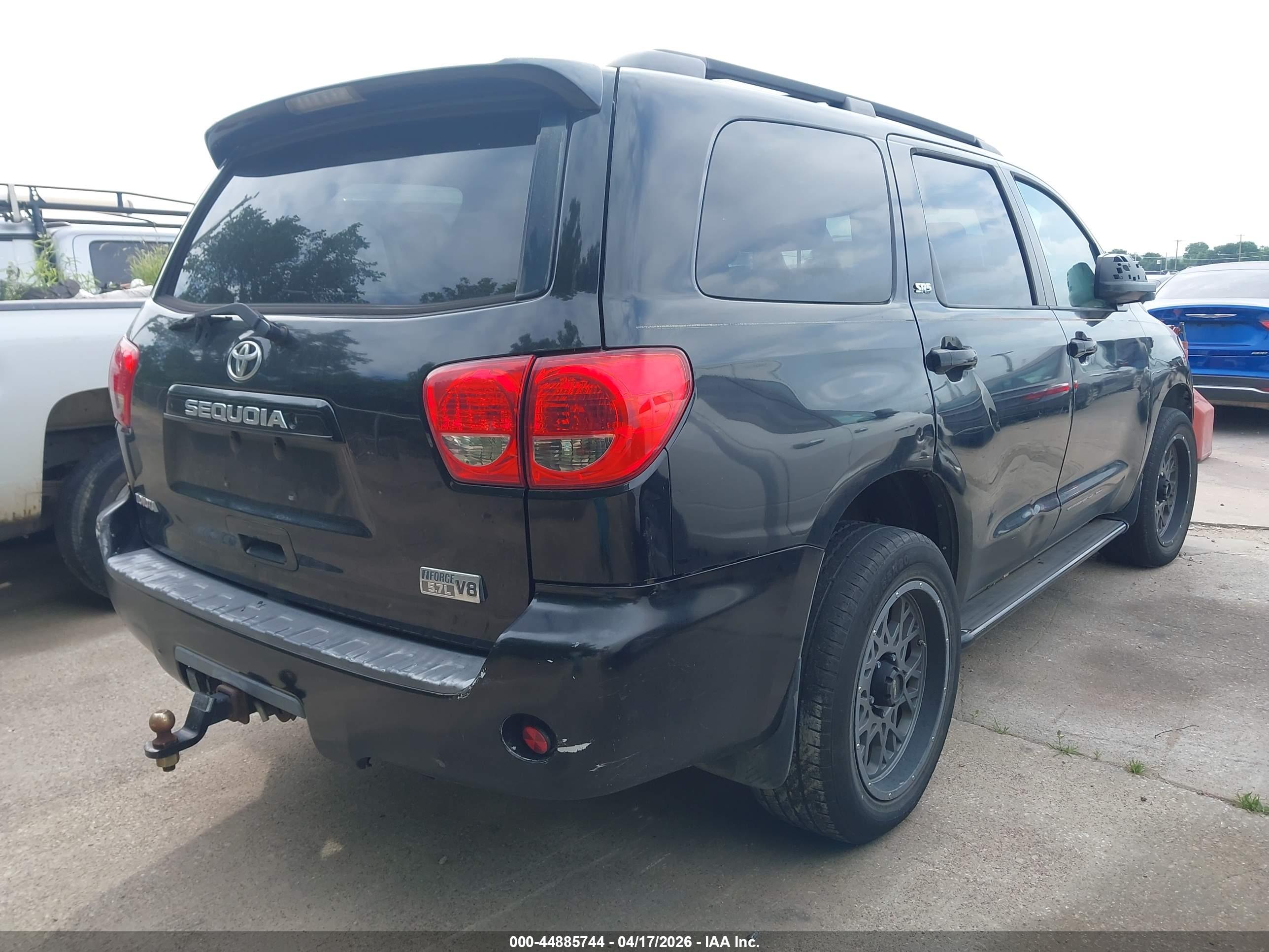 TOYOTA SEQUOIA image 4