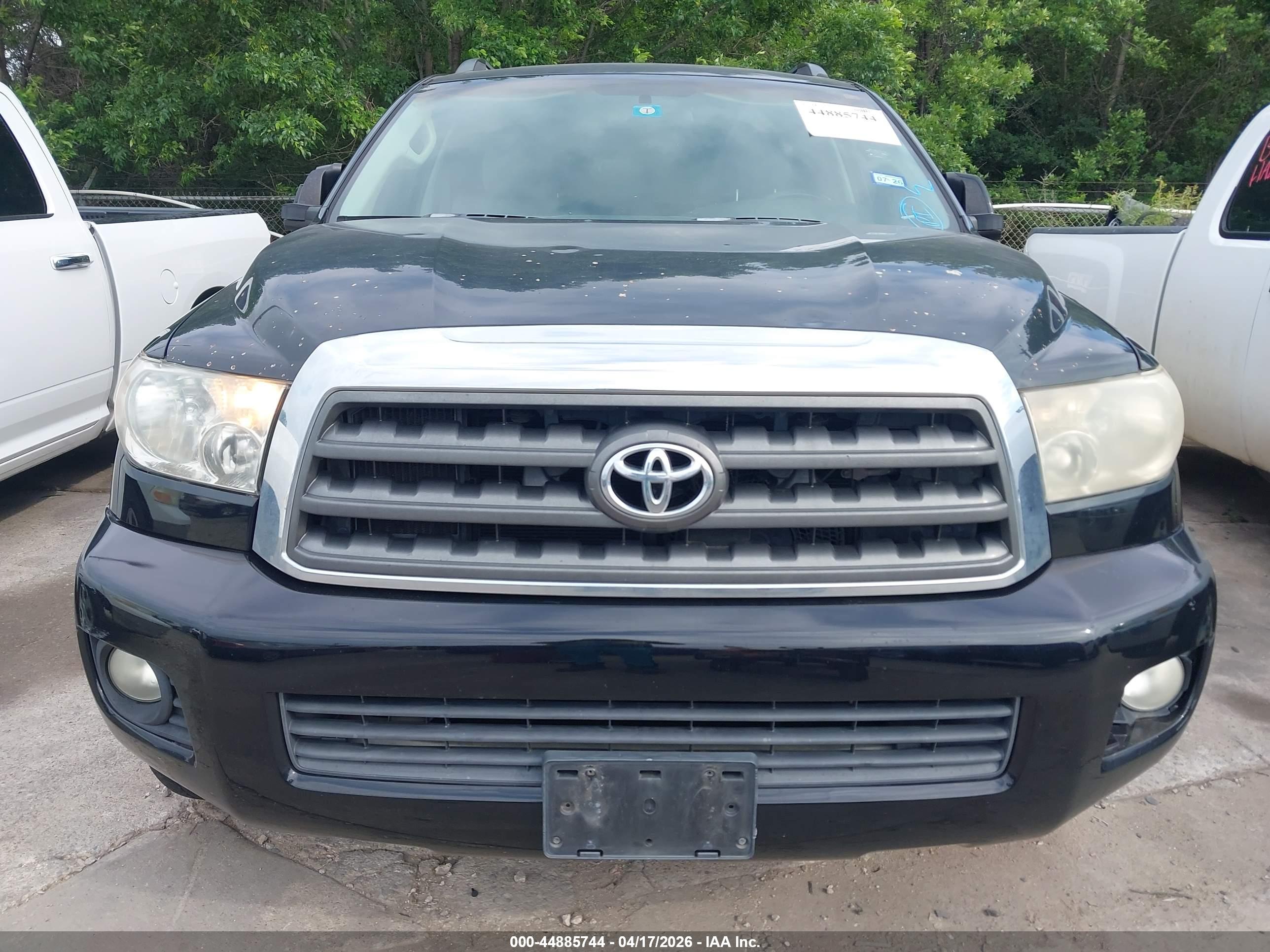 TOYOTA SEQUOIA image 6