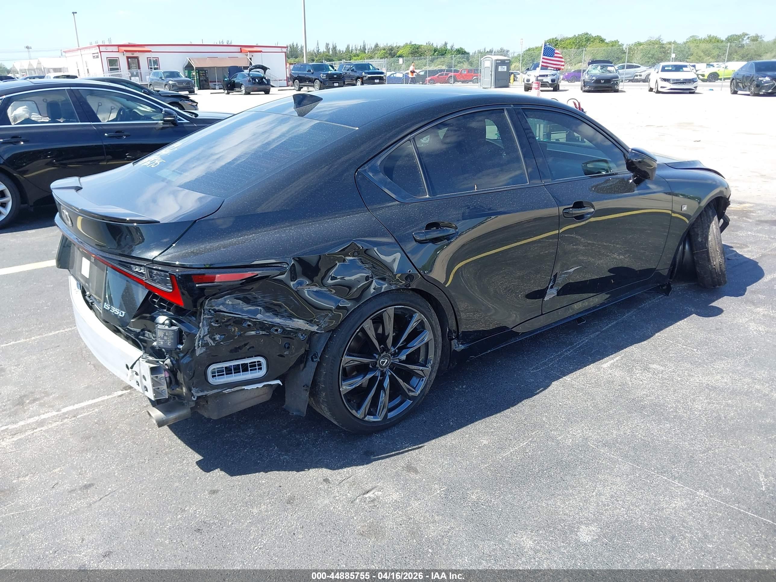 LEXUS IS image 4