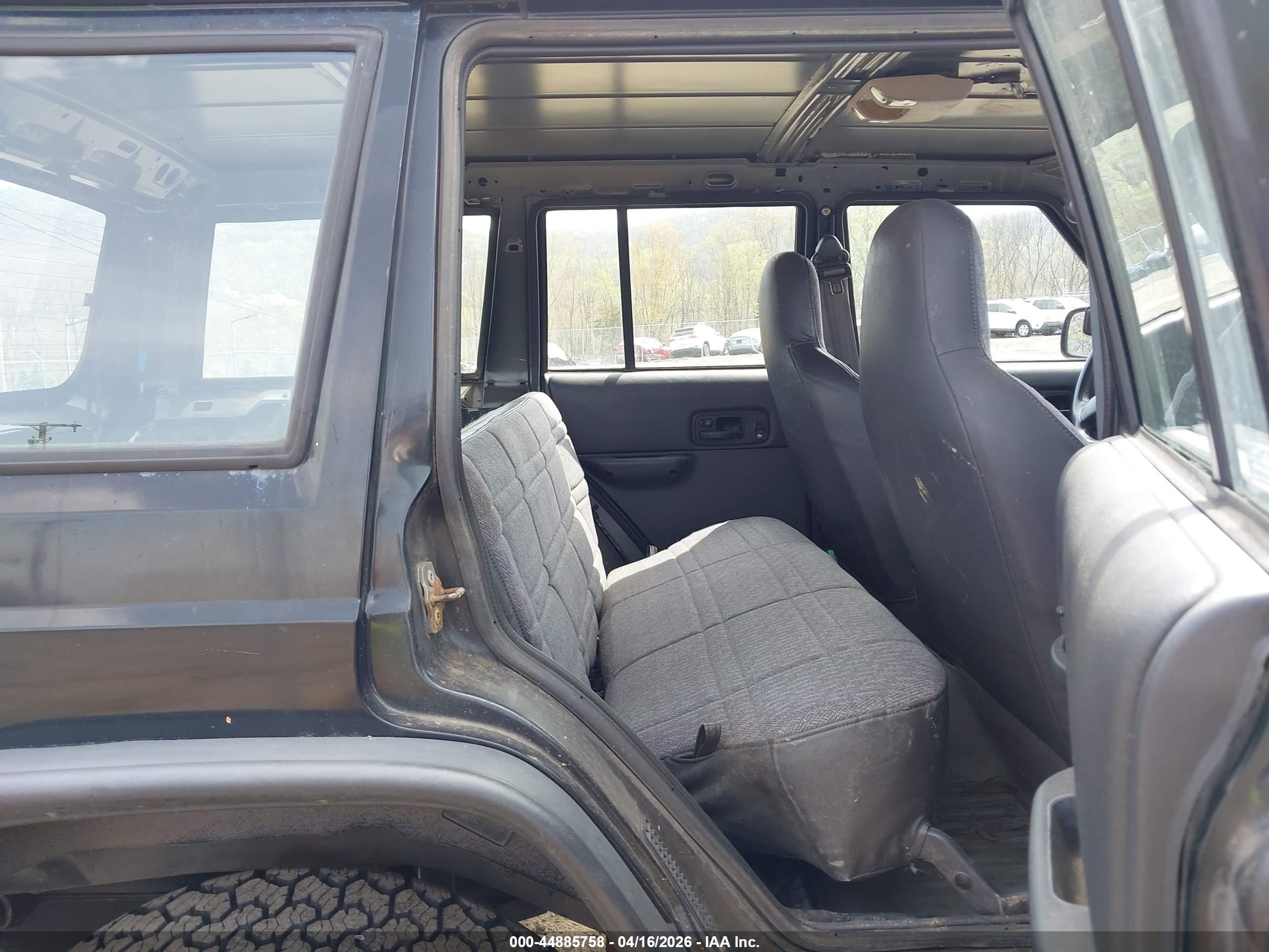 JEEP CHEROKEE image 8