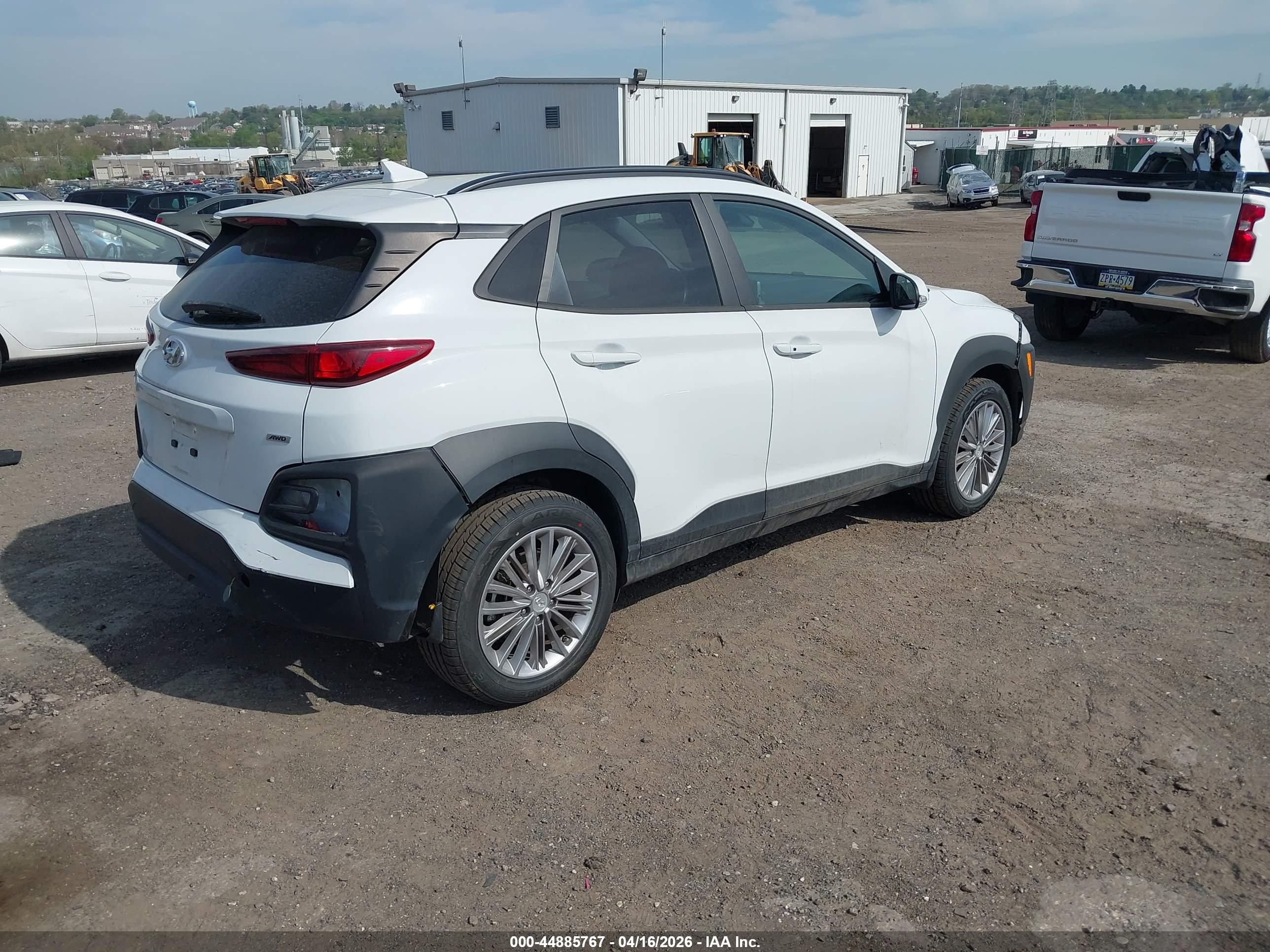 HYUNDAI KONA image 4