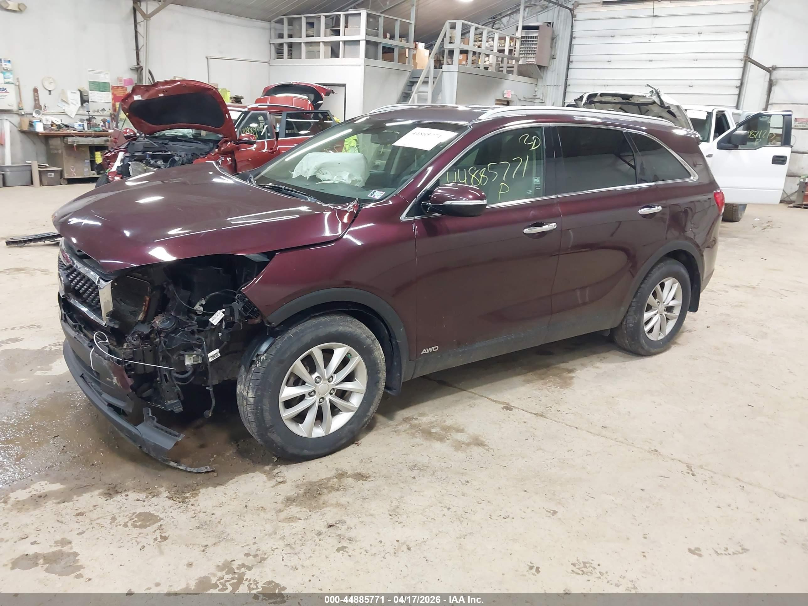 KIA SORENTO image 2