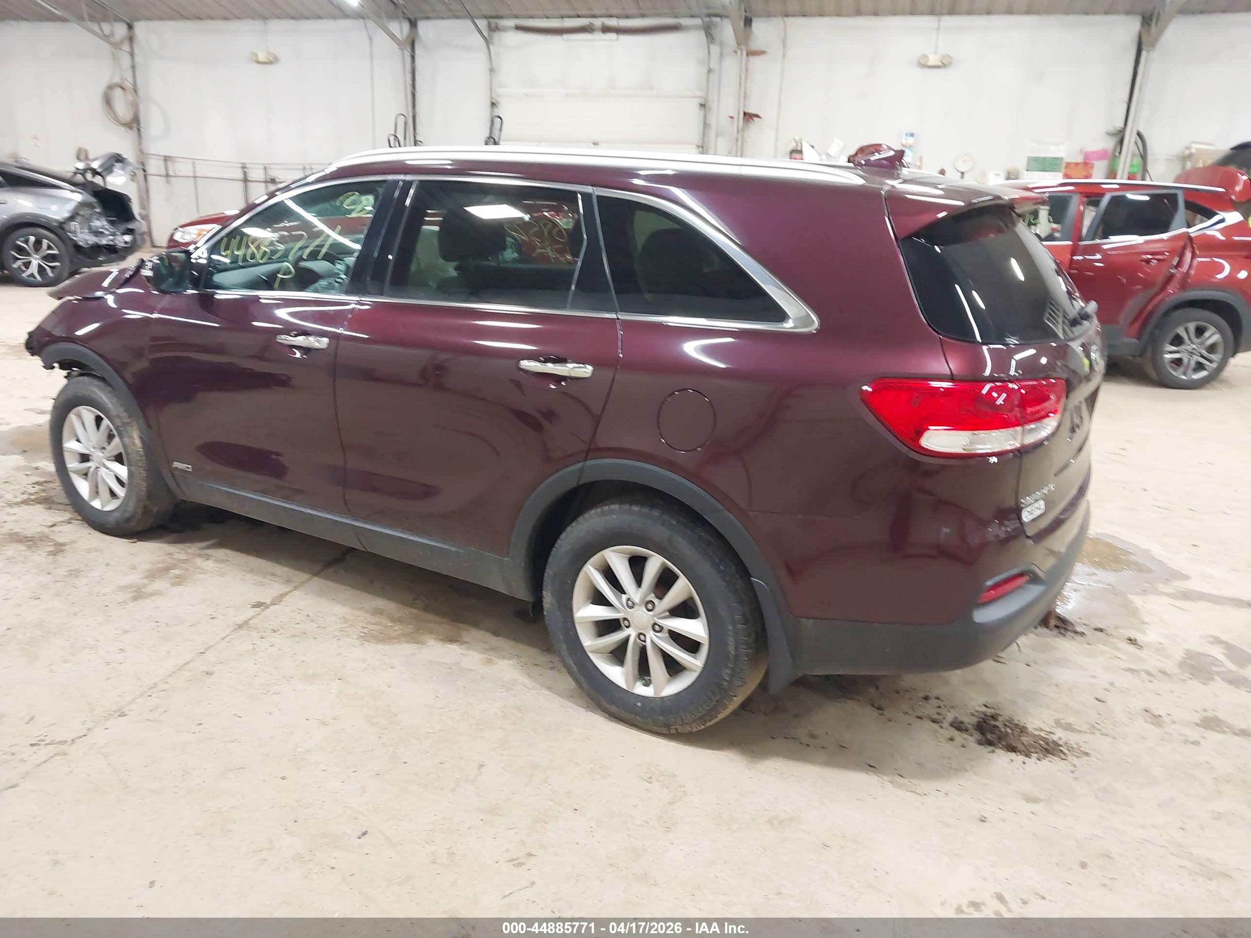 KIA SORENTO image 3