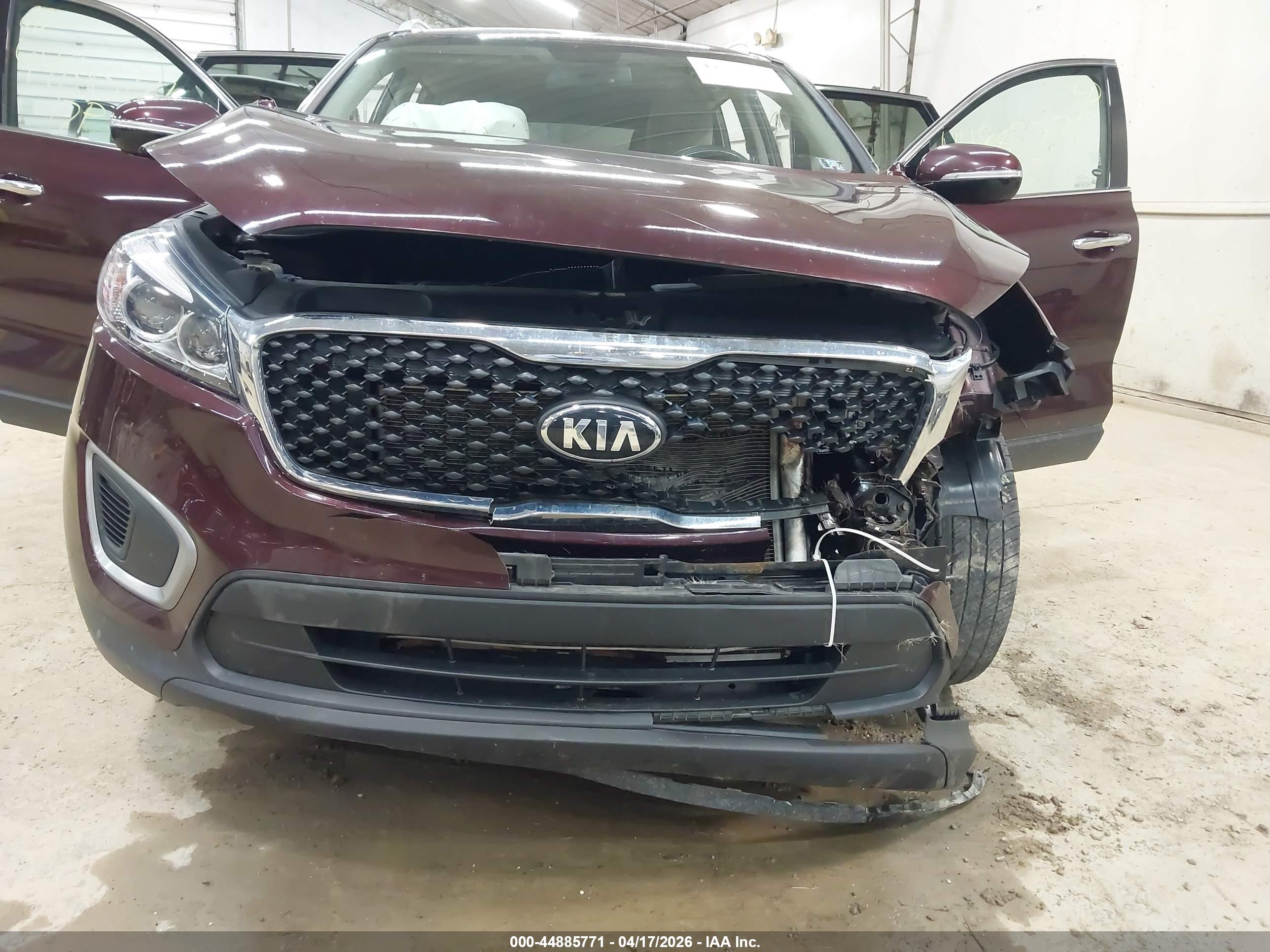 KIA SORENTO image 6