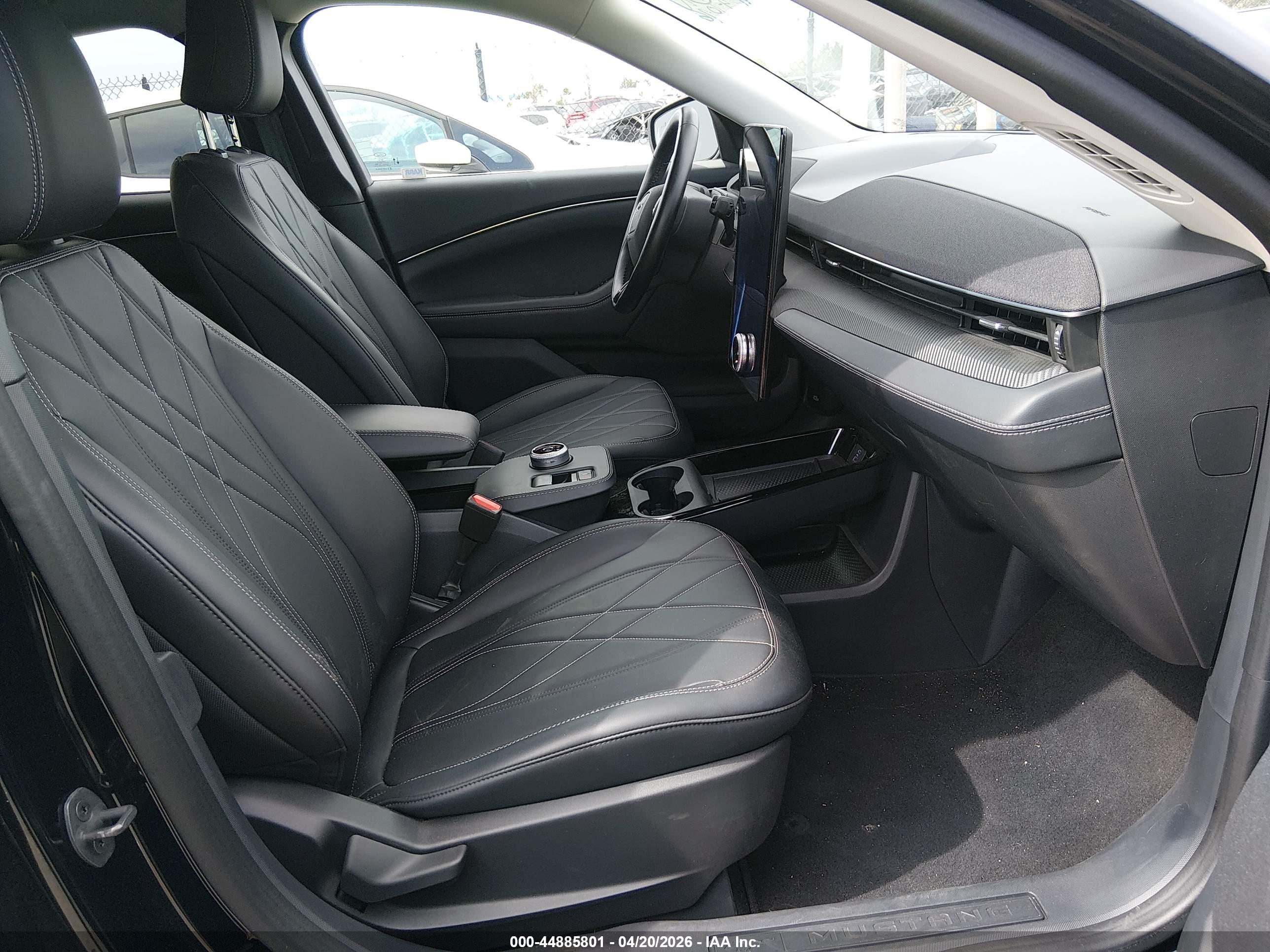 FORD MUSTANG image 5