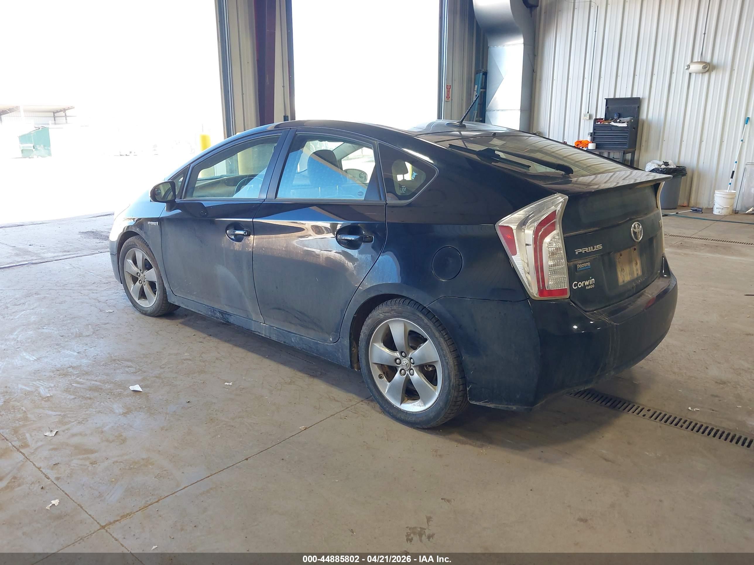 TOYOTA PRIUS image 3