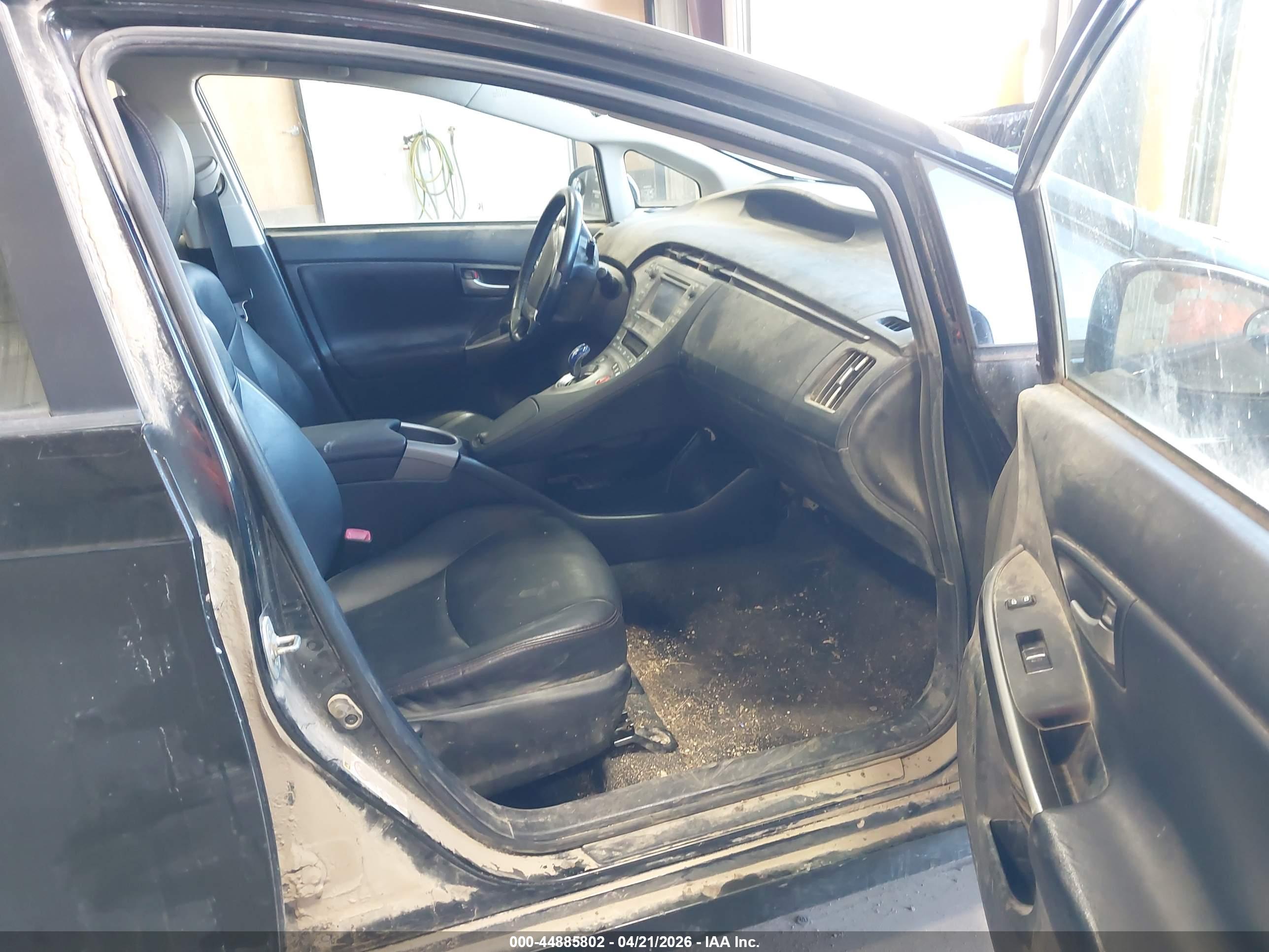 TOYOTA PRIUS image 5
