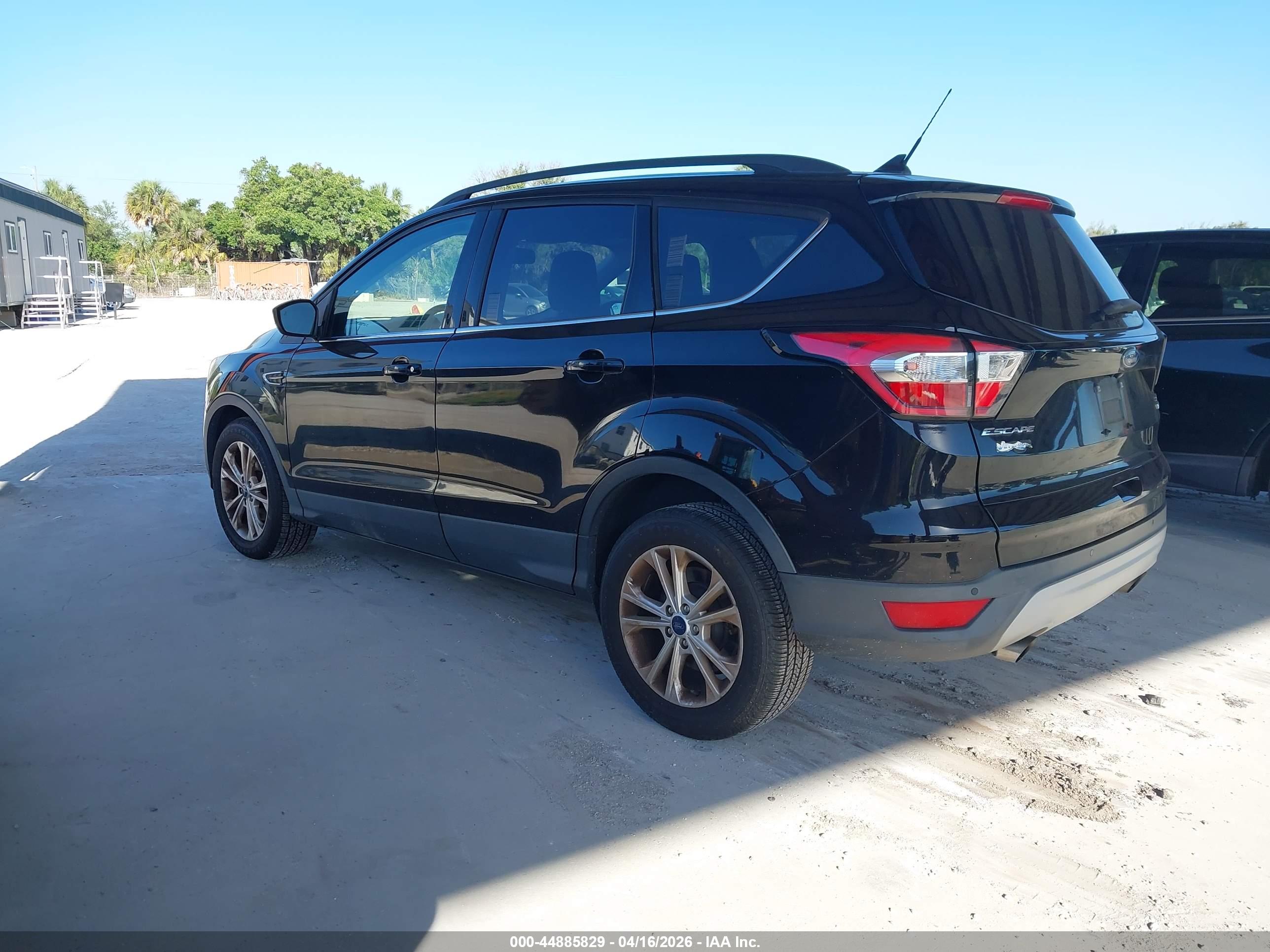 FORD ESCAPE image 3