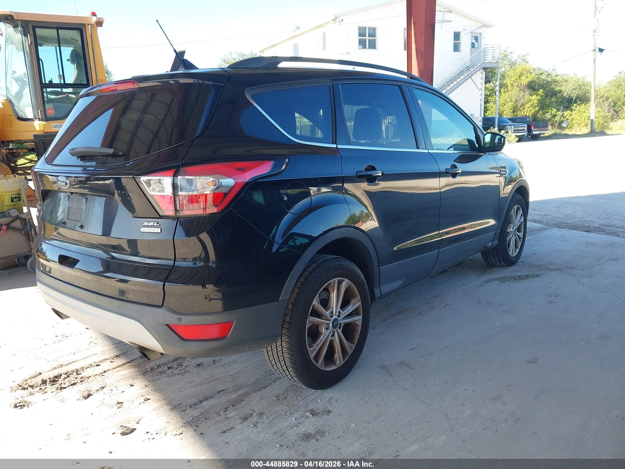 FORD ESCAPE image 4