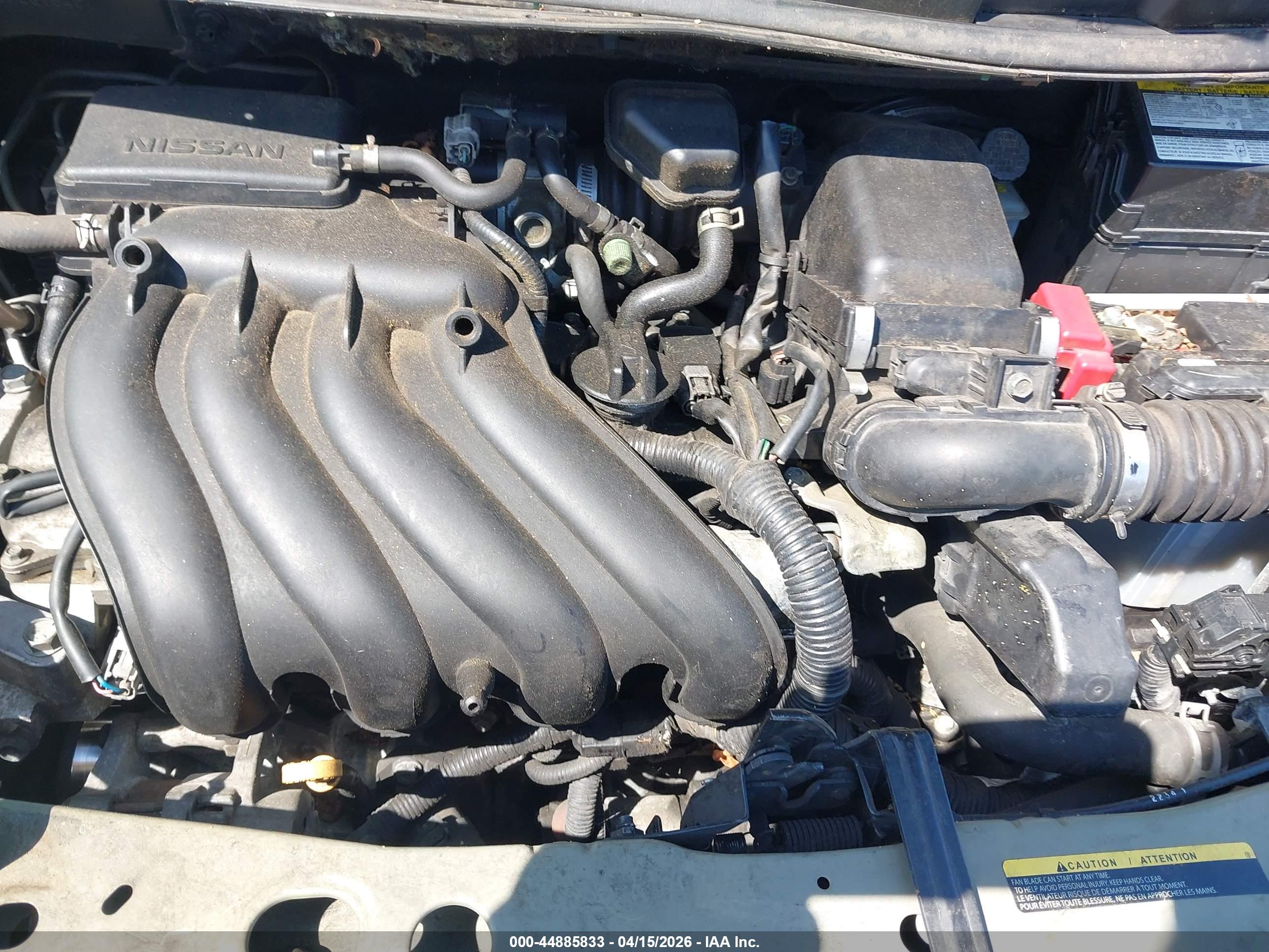 NISSAN VERSA image 10