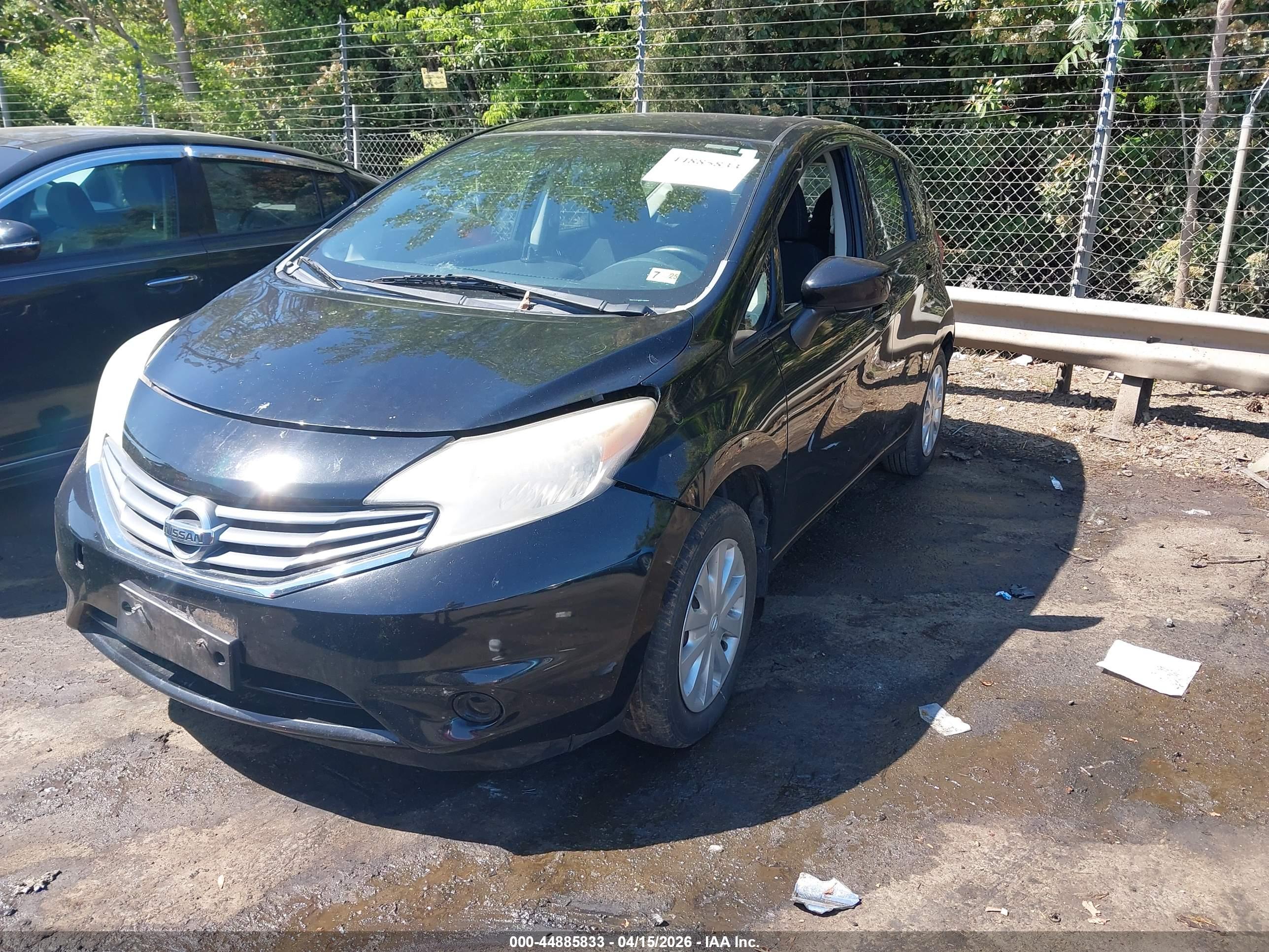 NISSAN VERSA image 2