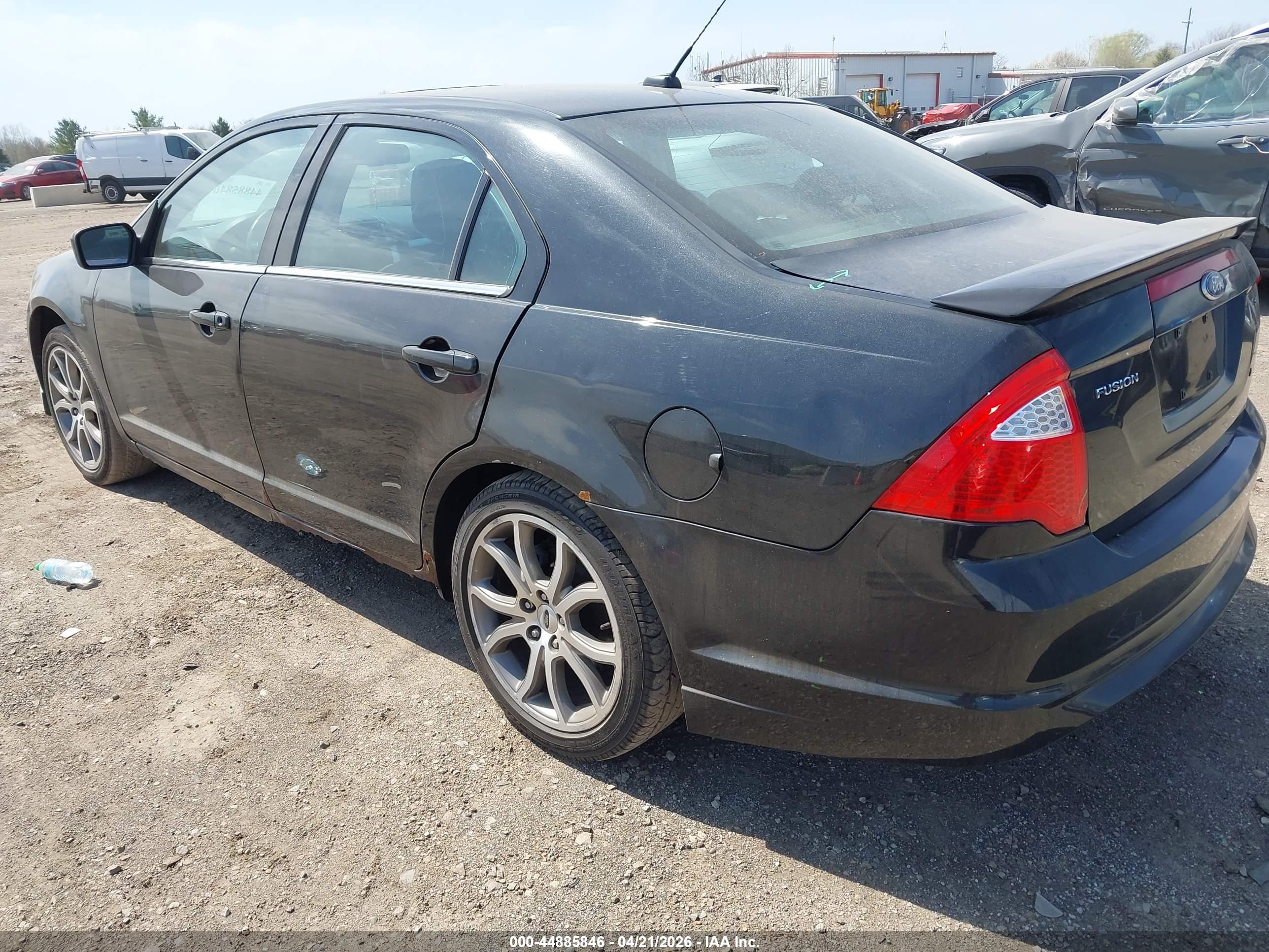FORD FUSION image 3