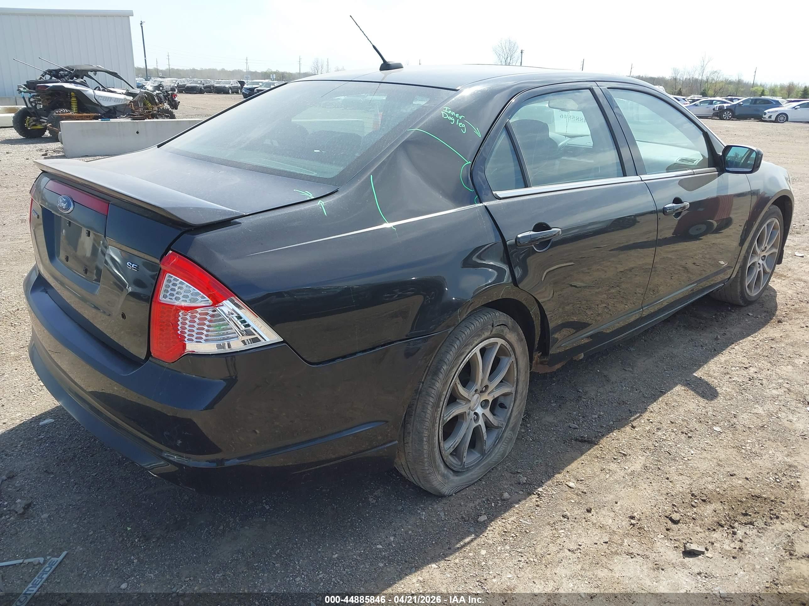 FORD FUSION image 4