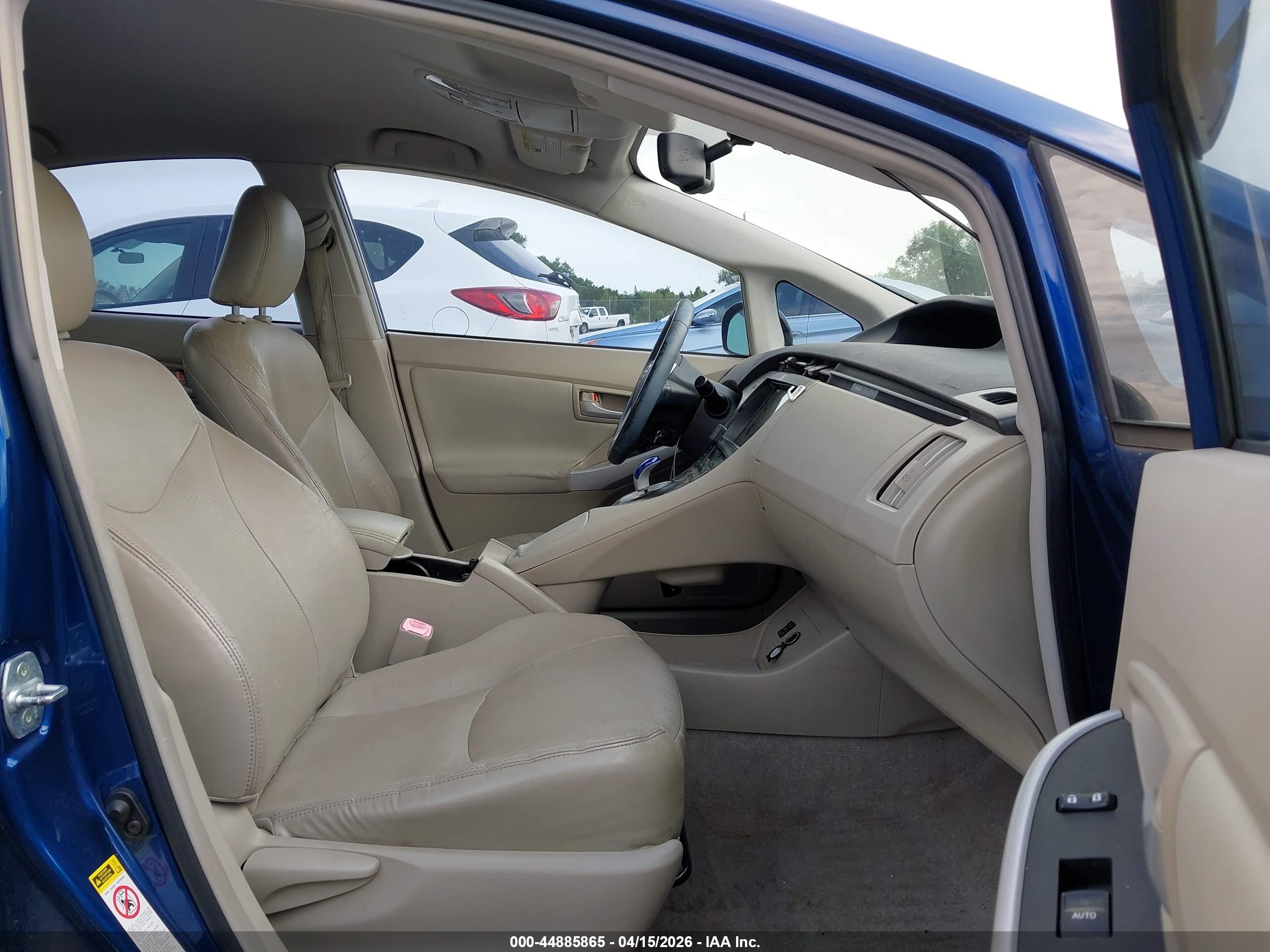 TOYOTA PRIUS image 5