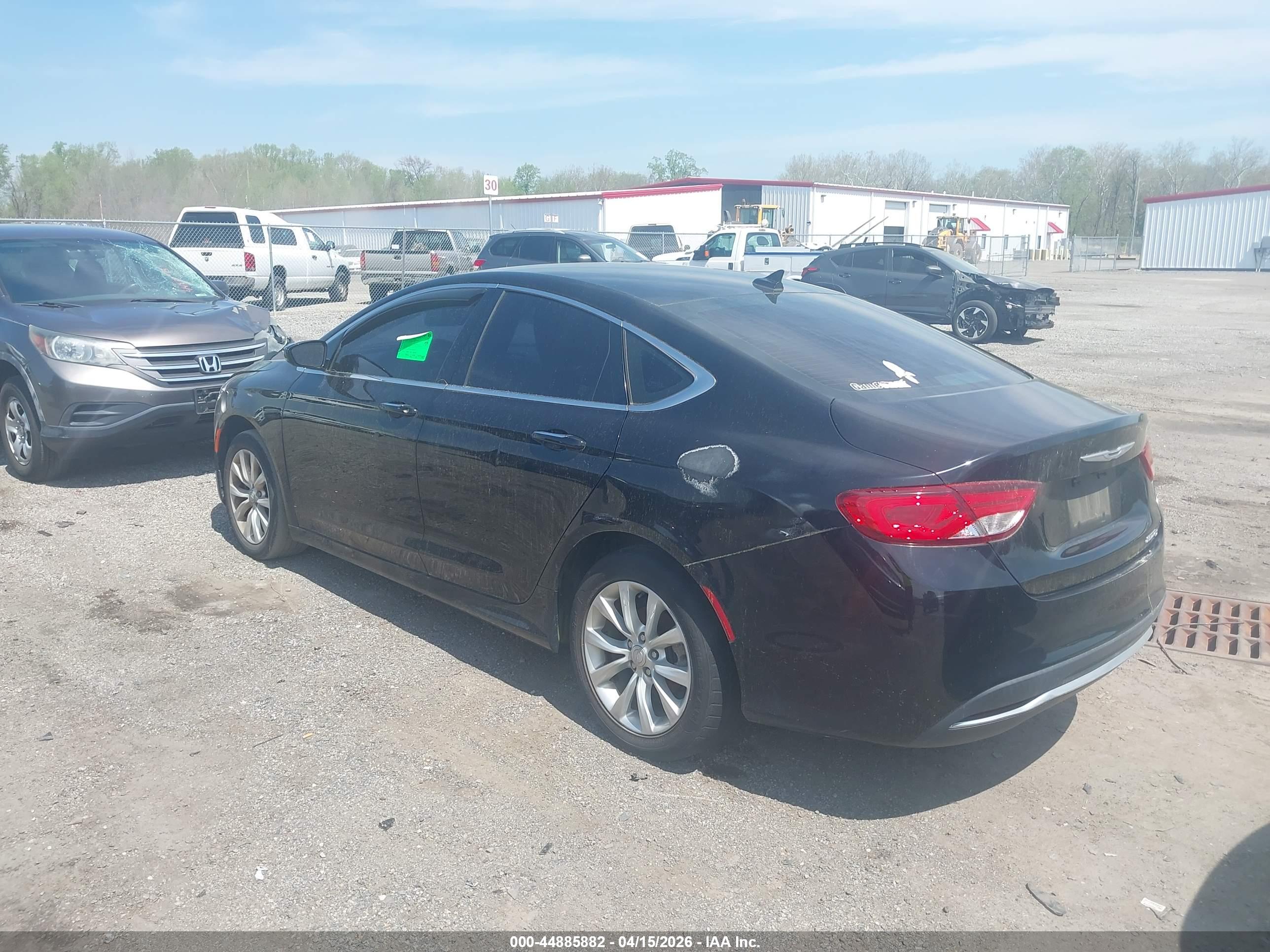CHRYSLER 200 image 3