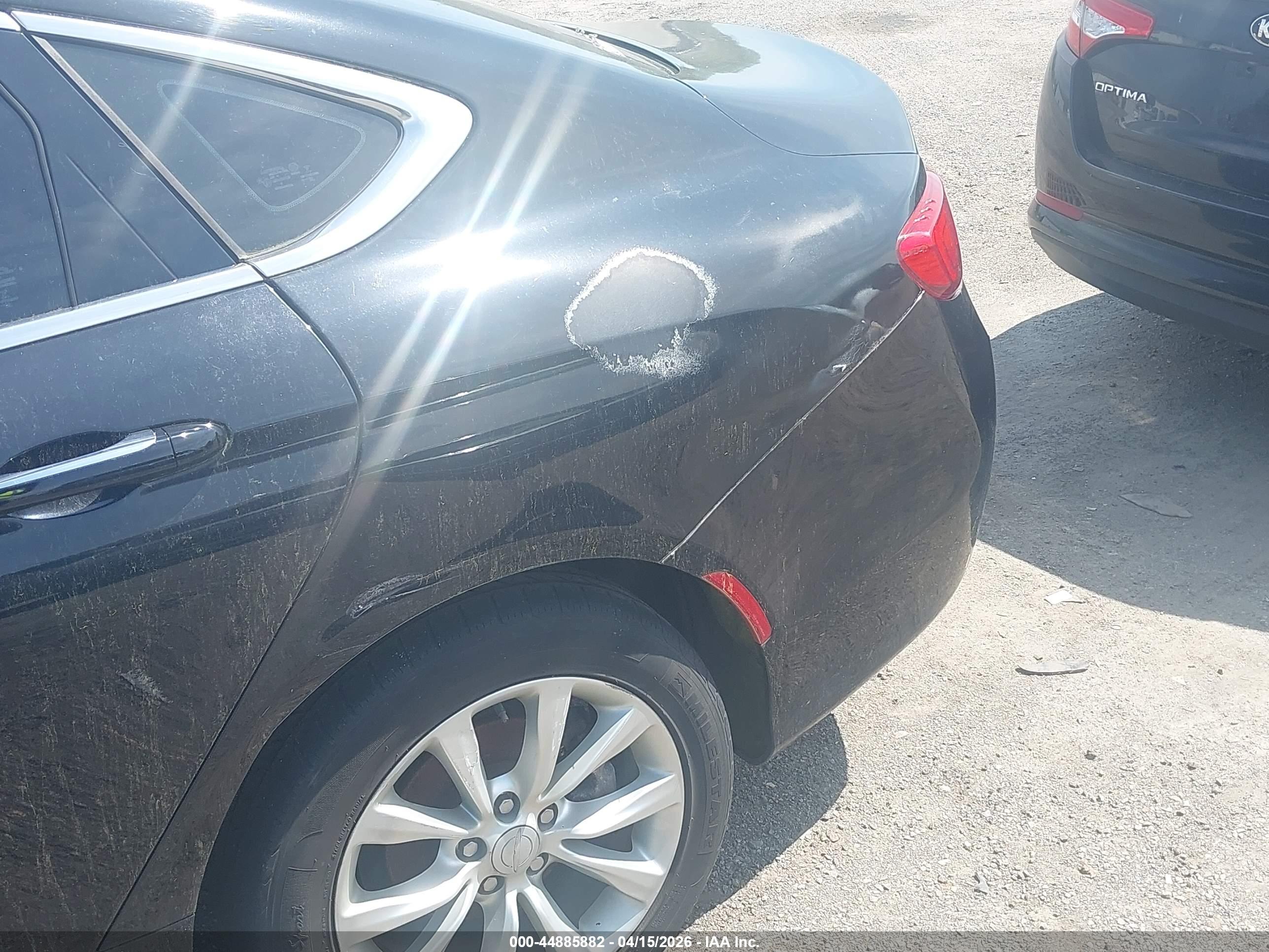 CHRYSLER 200 image 6