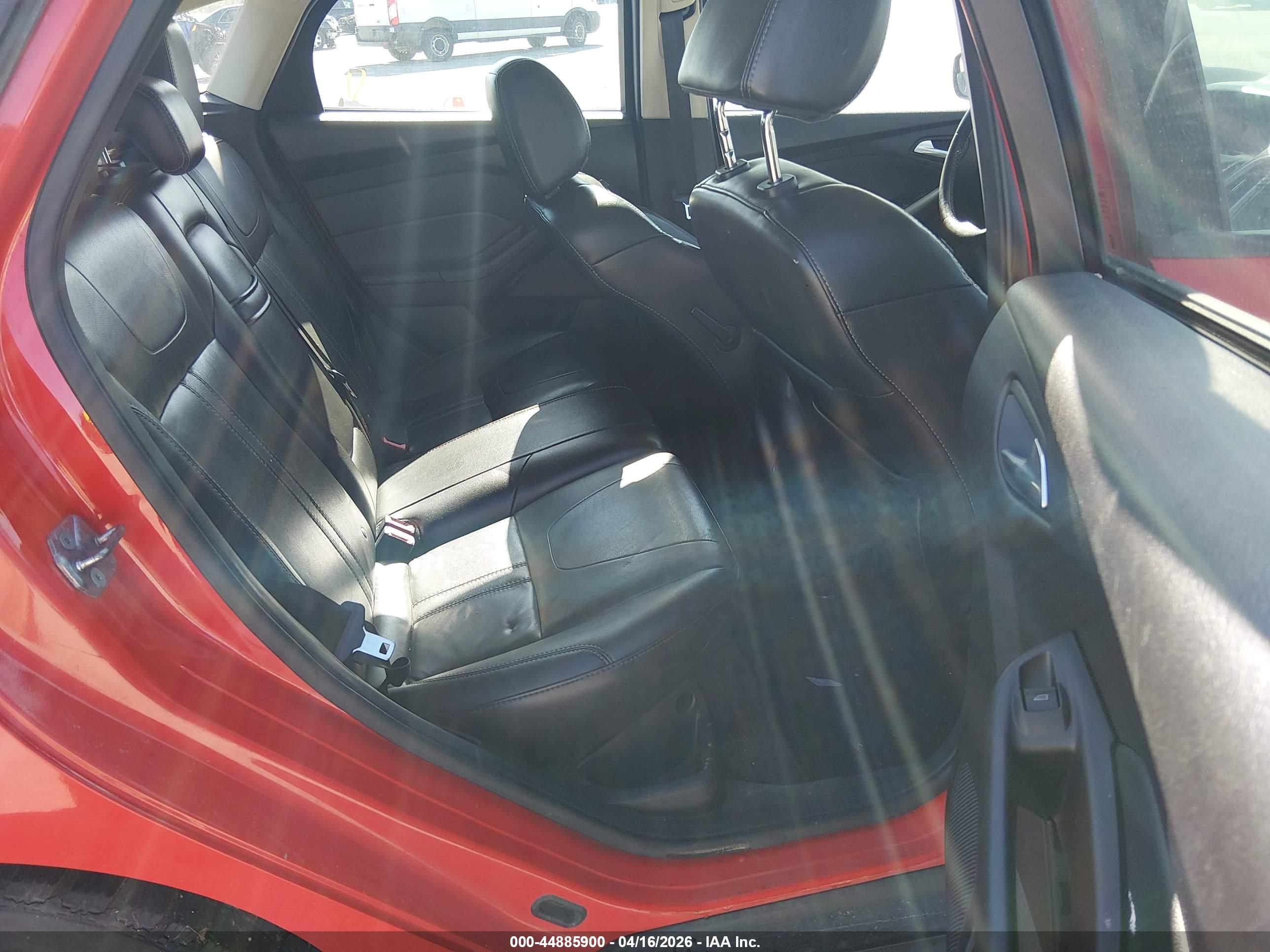 FORD FOCUS image 8