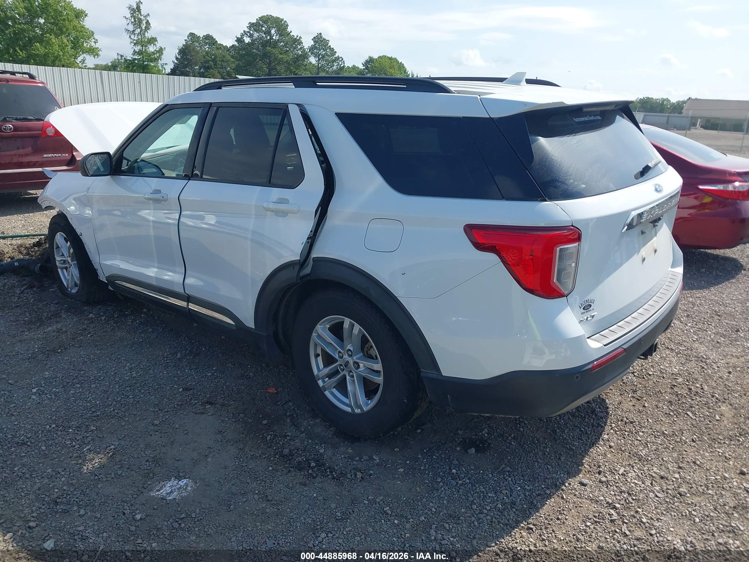 FORD EXPLORER image 3