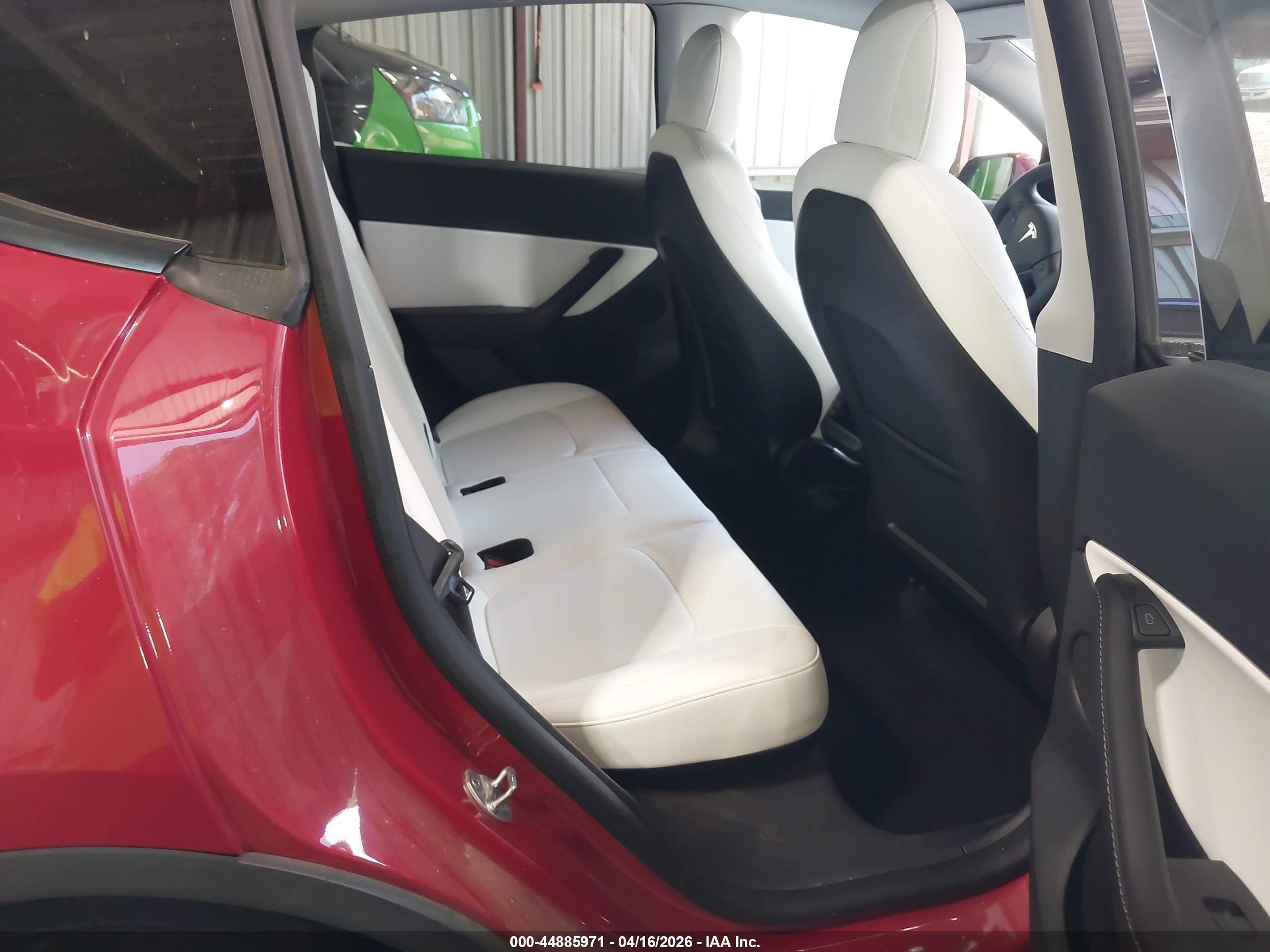 TESLA MODEL image 8