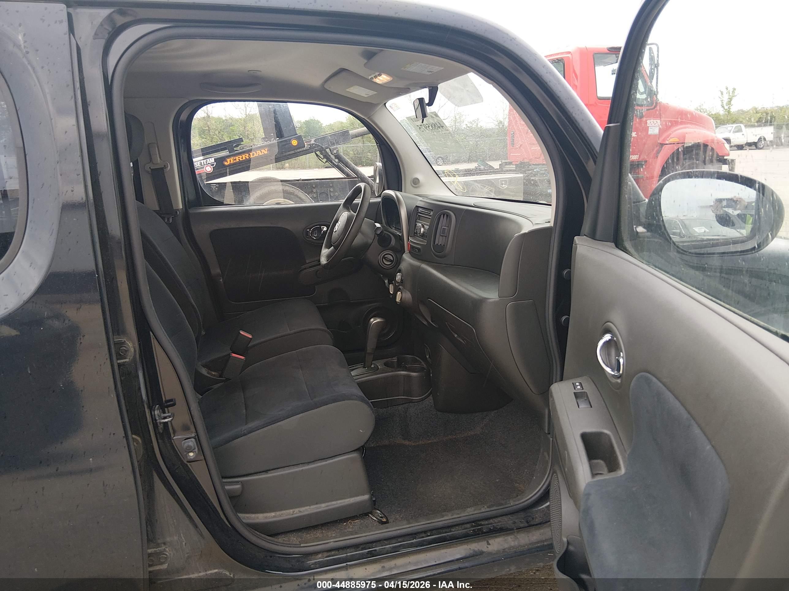 NISSAN CUBE image 5