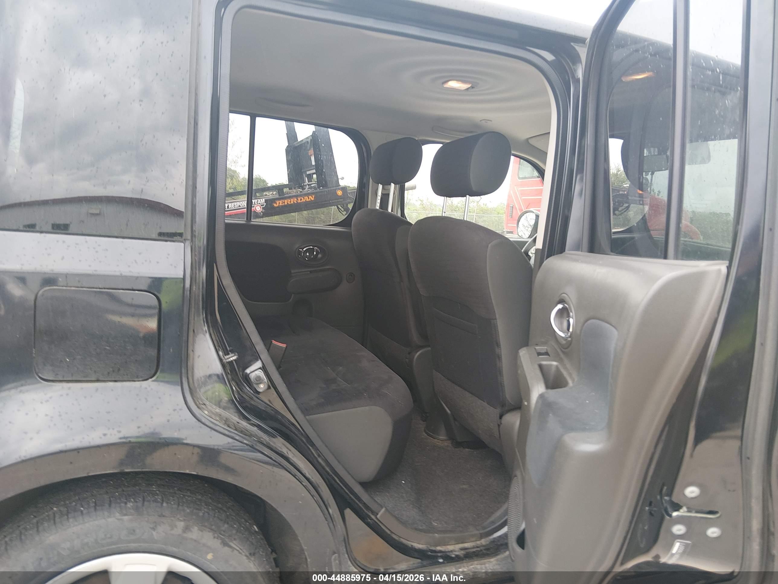 NISSAN CUBE image 8